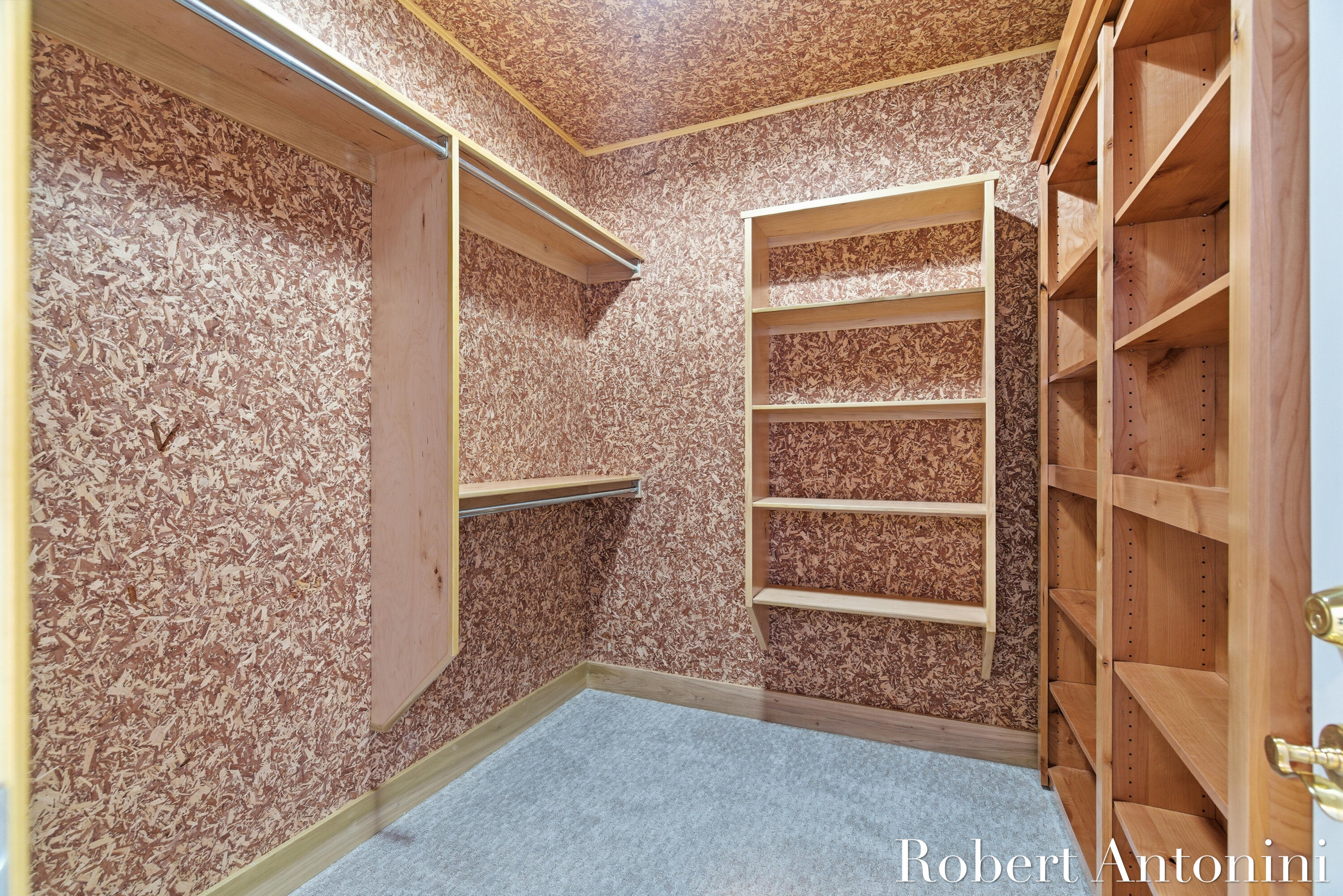 6862 Maplecrest Drive SE