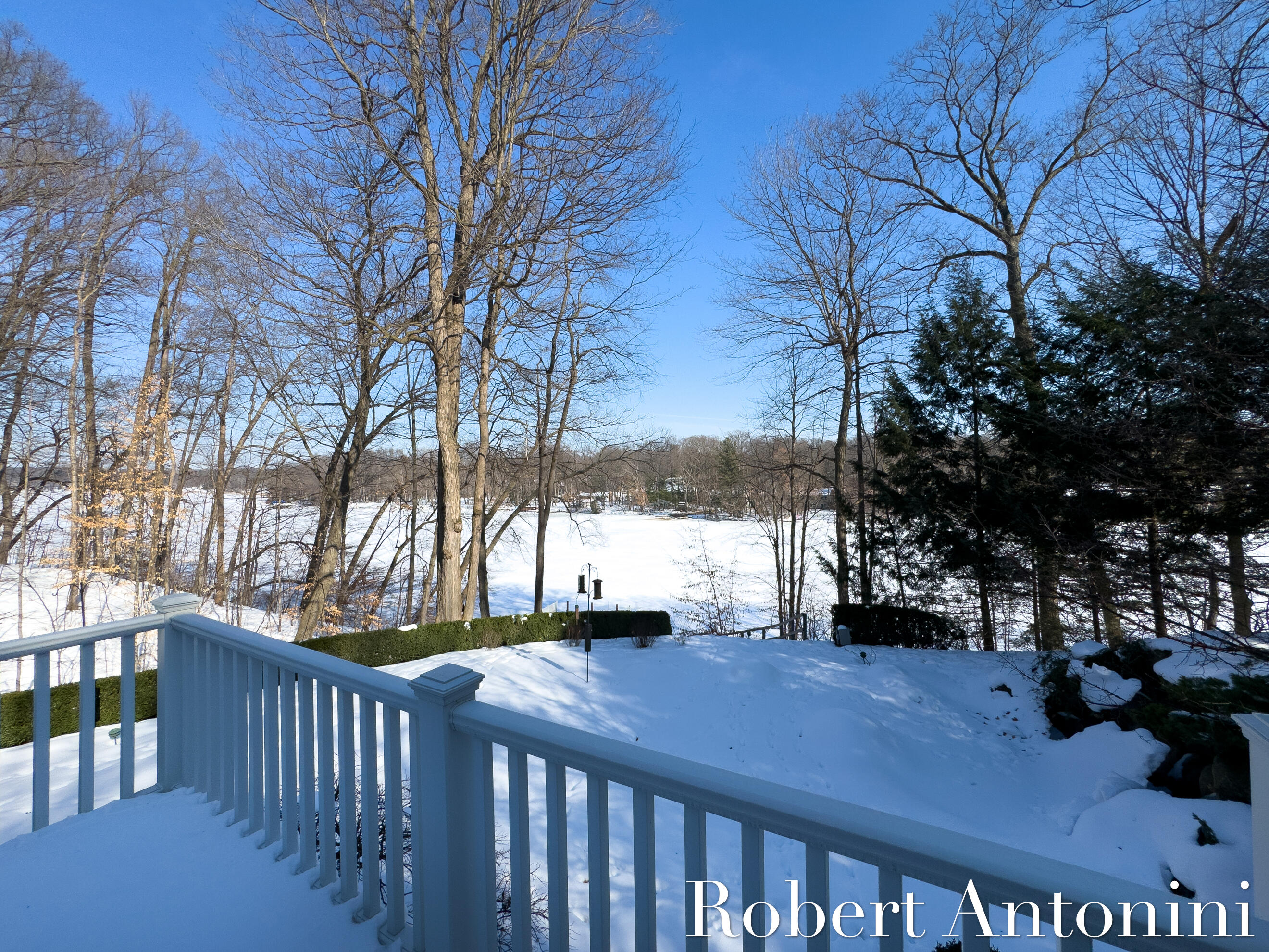 6862 Maplecrest Drive SE