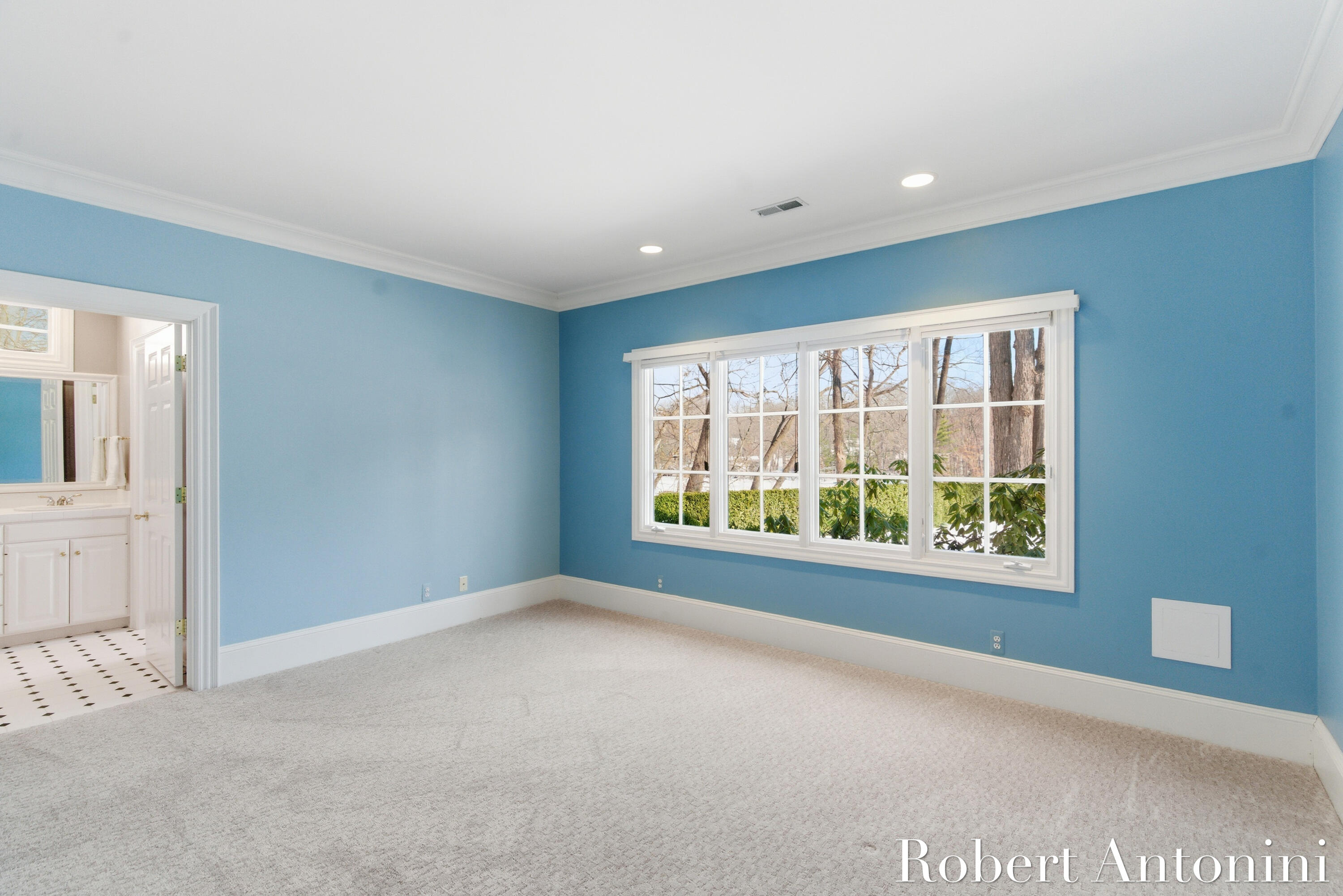 6862 Maplecrest Drive SE