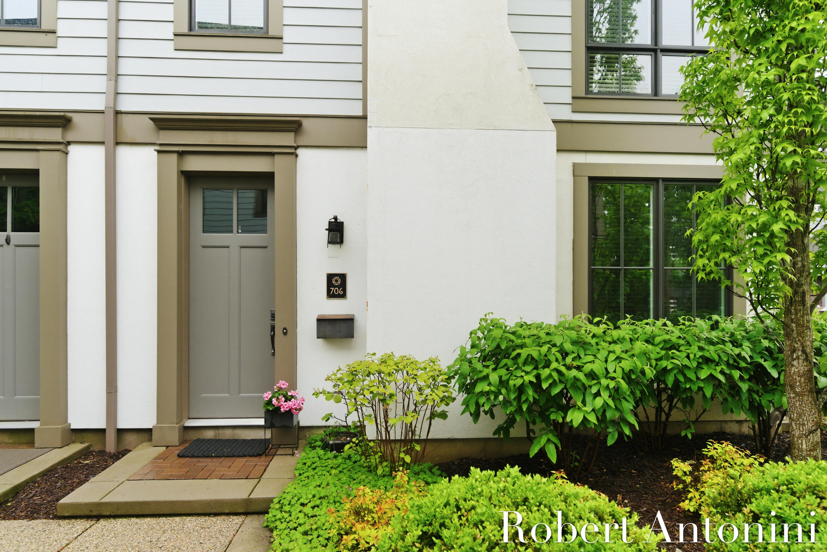 706 Croswell Avenue SE 10