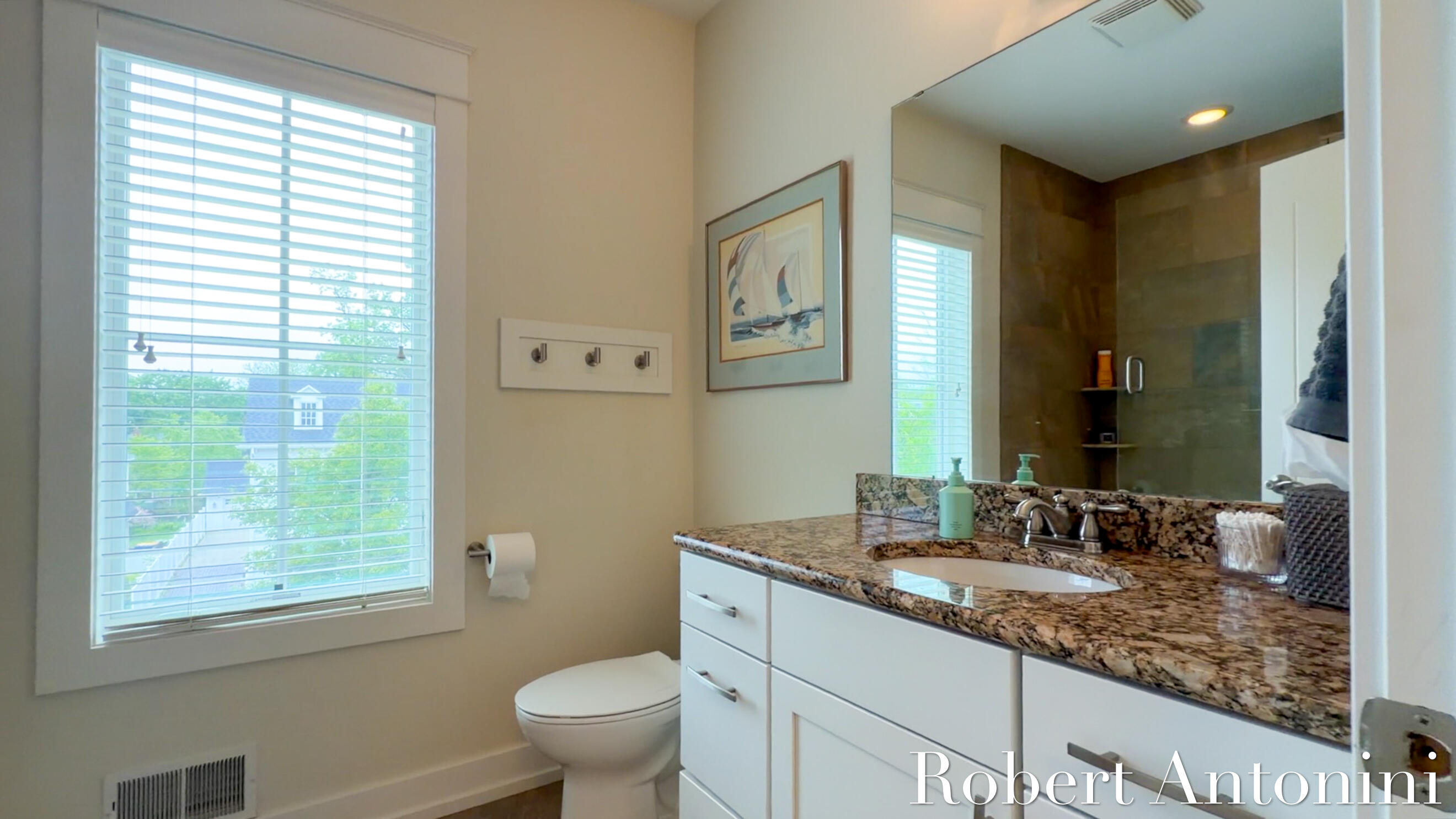 706 Croswell Avenue SE 10
