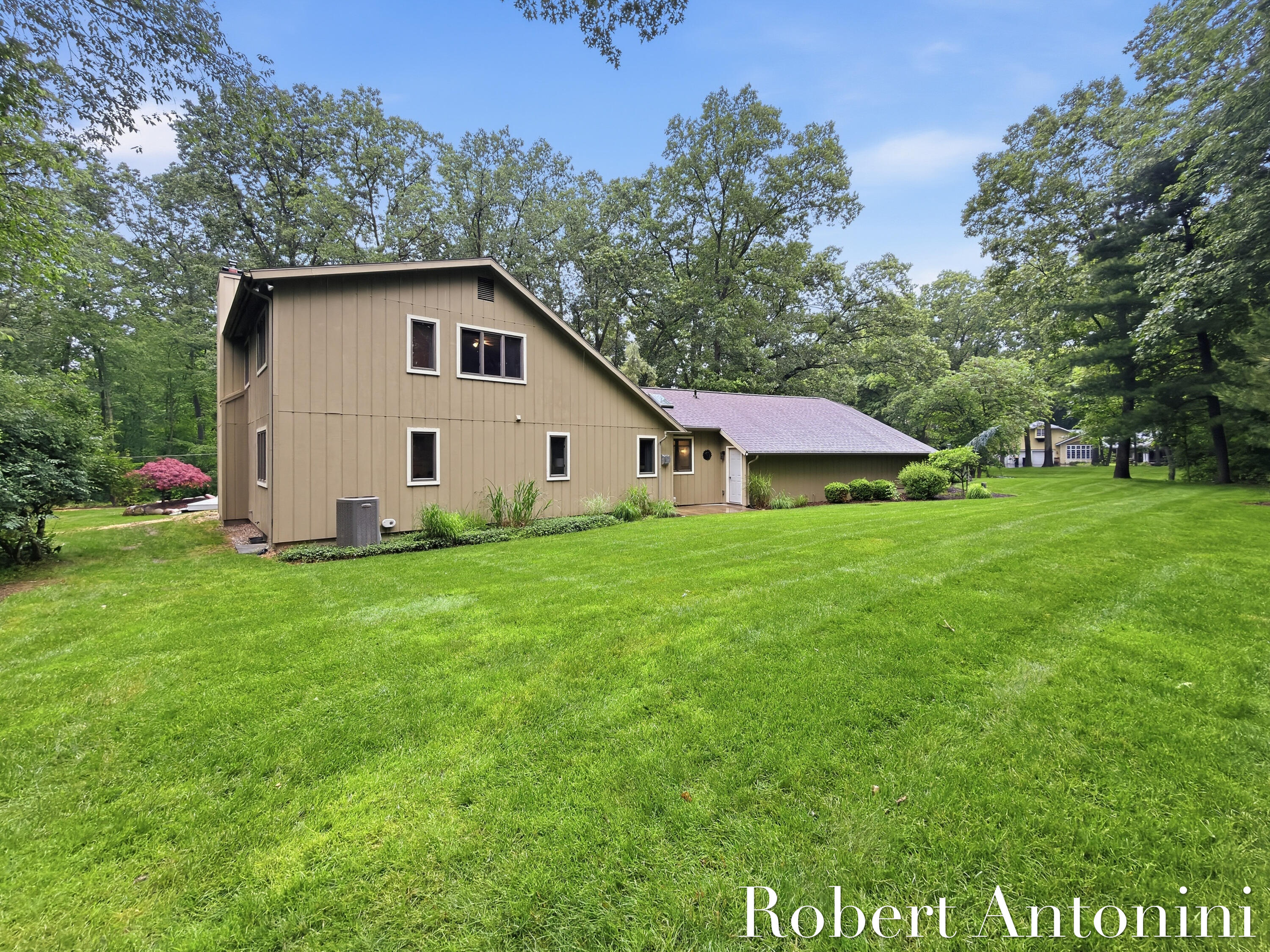 1708 Mont Rue Drive SE
