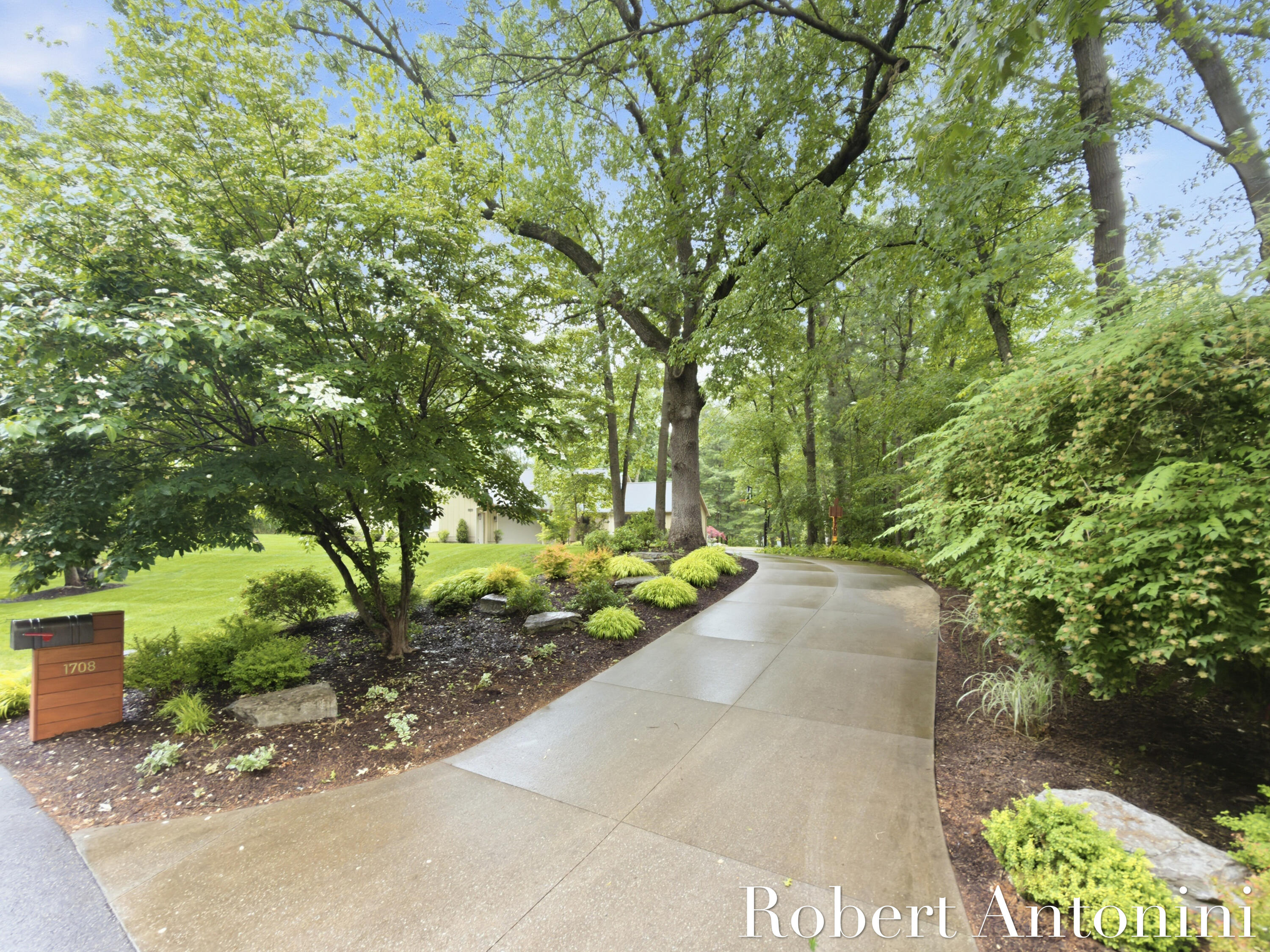 1708 Mont Rue Drive SE