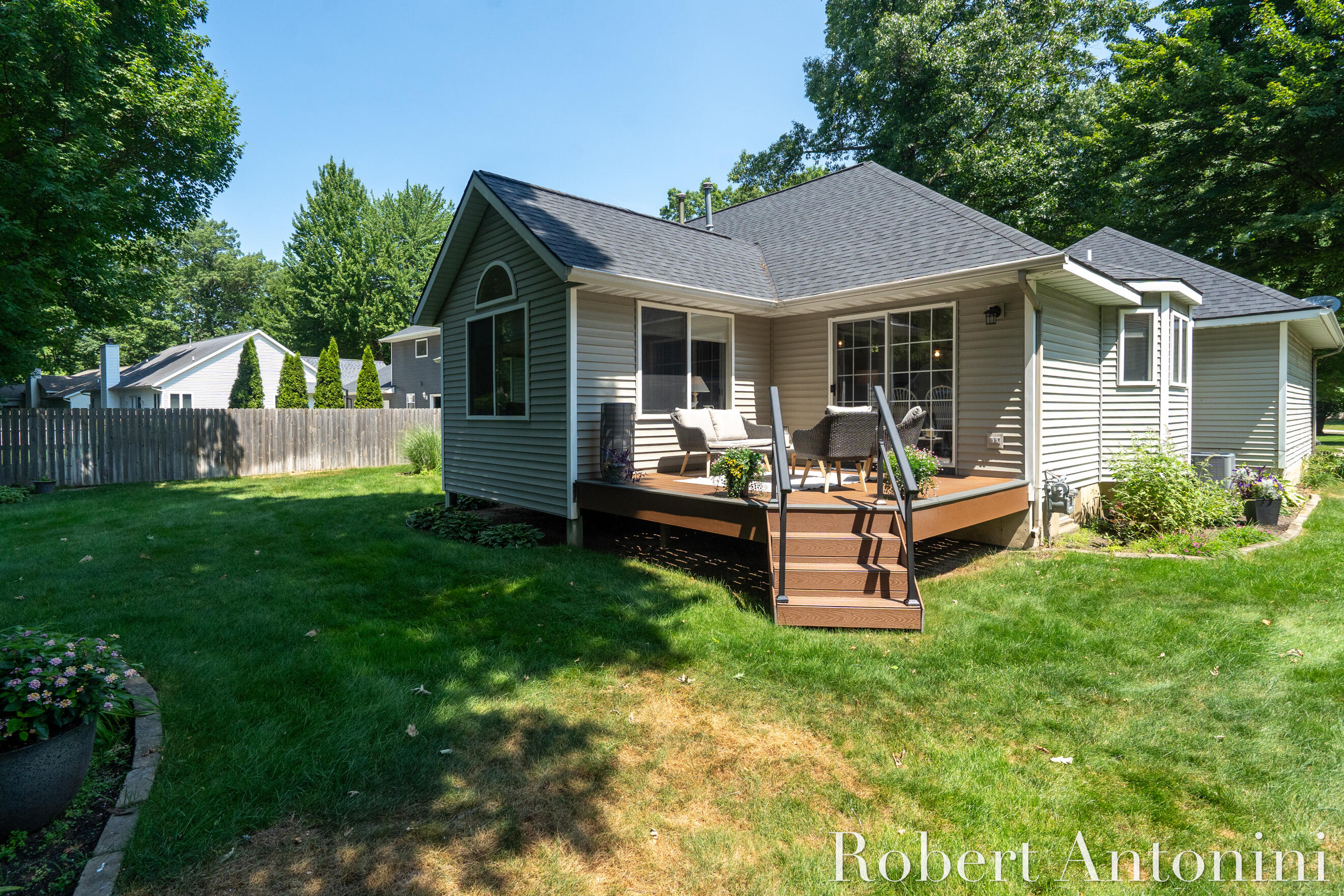 2516 Golfbury Drive SW