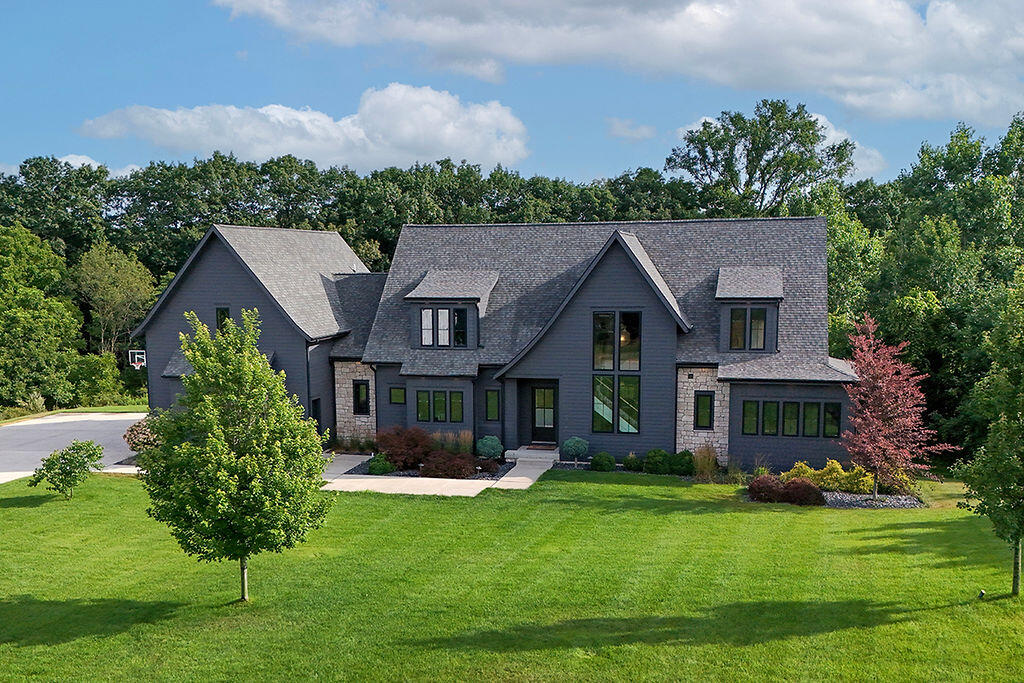 5869 Montreux Hills Drive NE