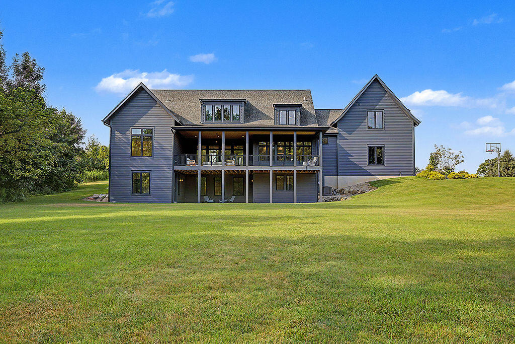5869 Montreux Hills Drive NE