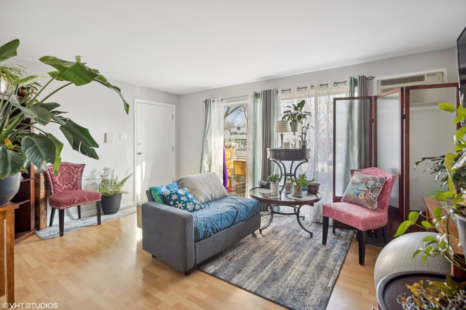 410 CRESCENT Boulevard Unit: 1B