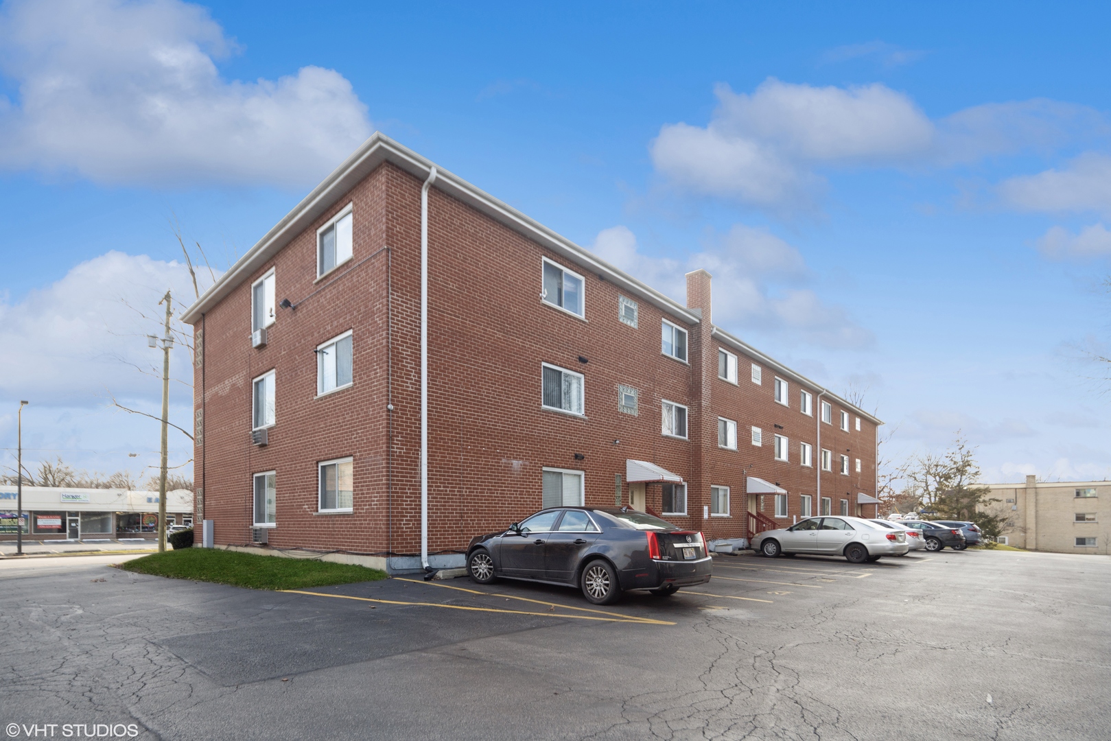 410 CRESCENT Boulevard Unit: 1B