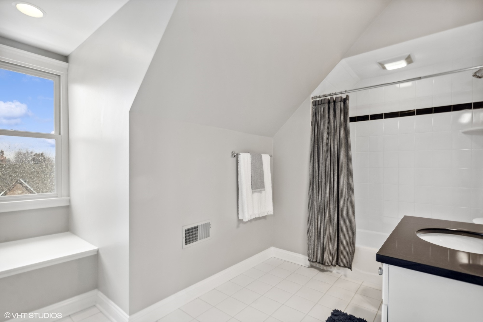 151 S Kenmore Avenue