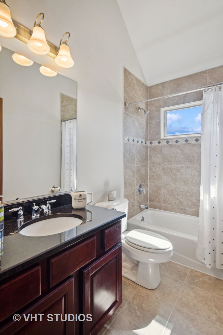 821 S Chatham Avenue S