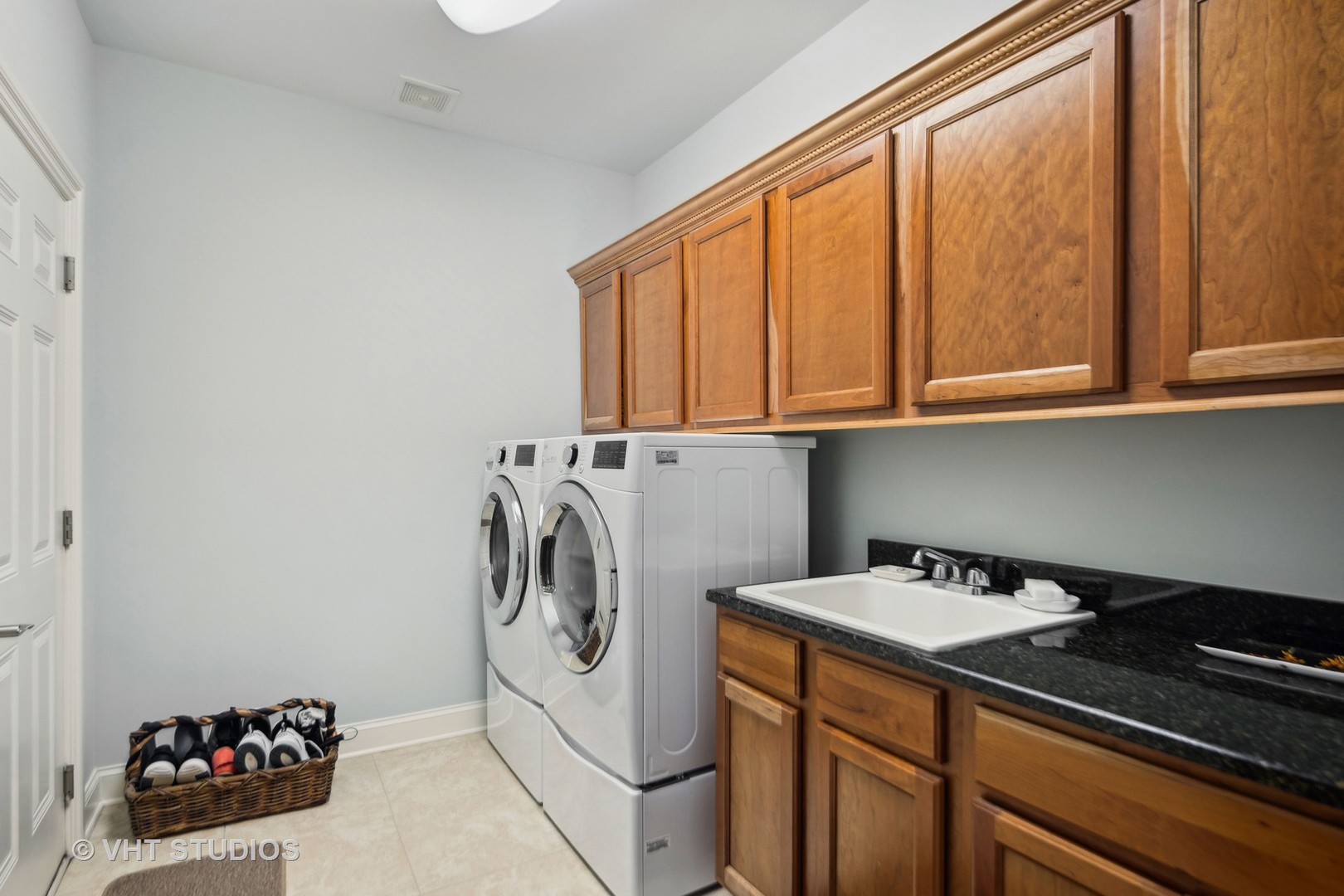 821 S Chatham Avenue S