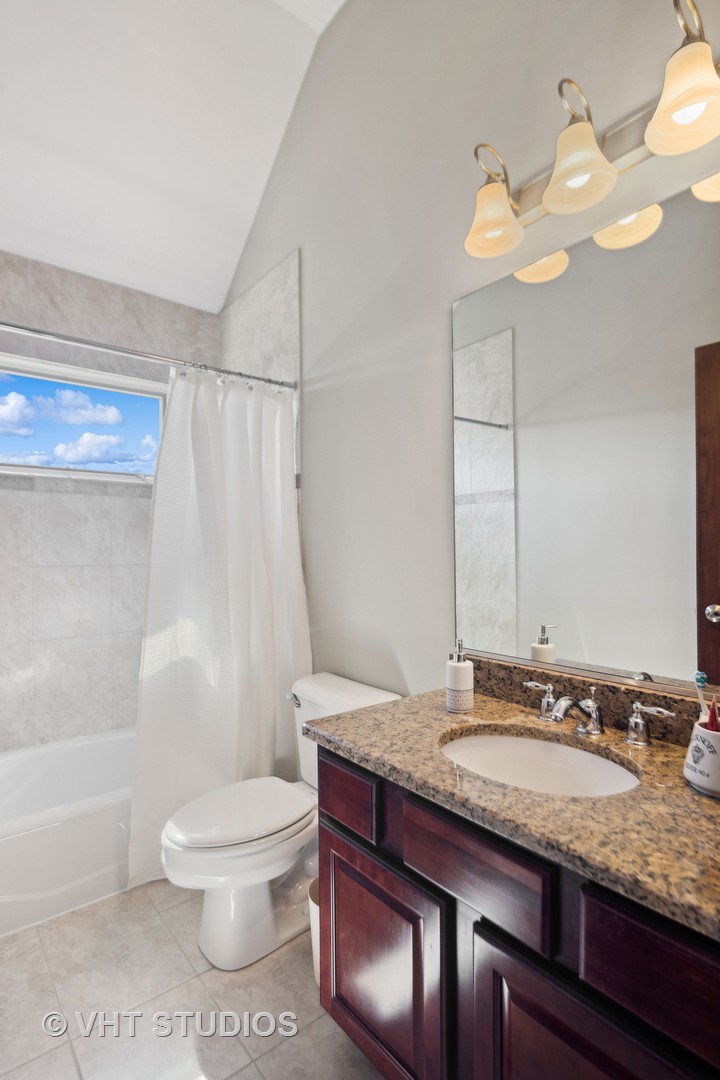 821 S Chatham Avenue S