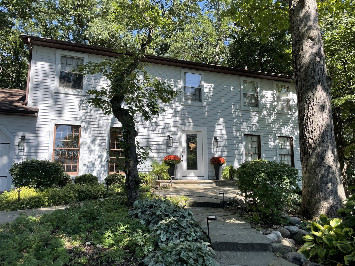 6189 Shorewood Court