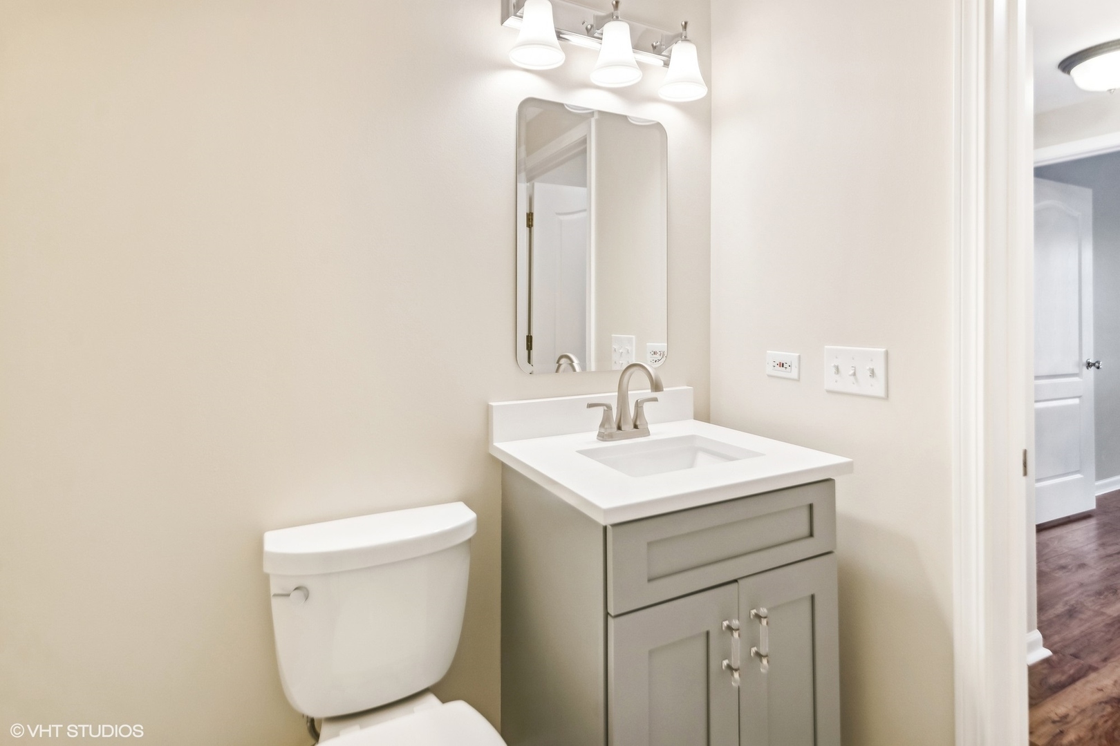 111 N Larch Avenue Unit: 306