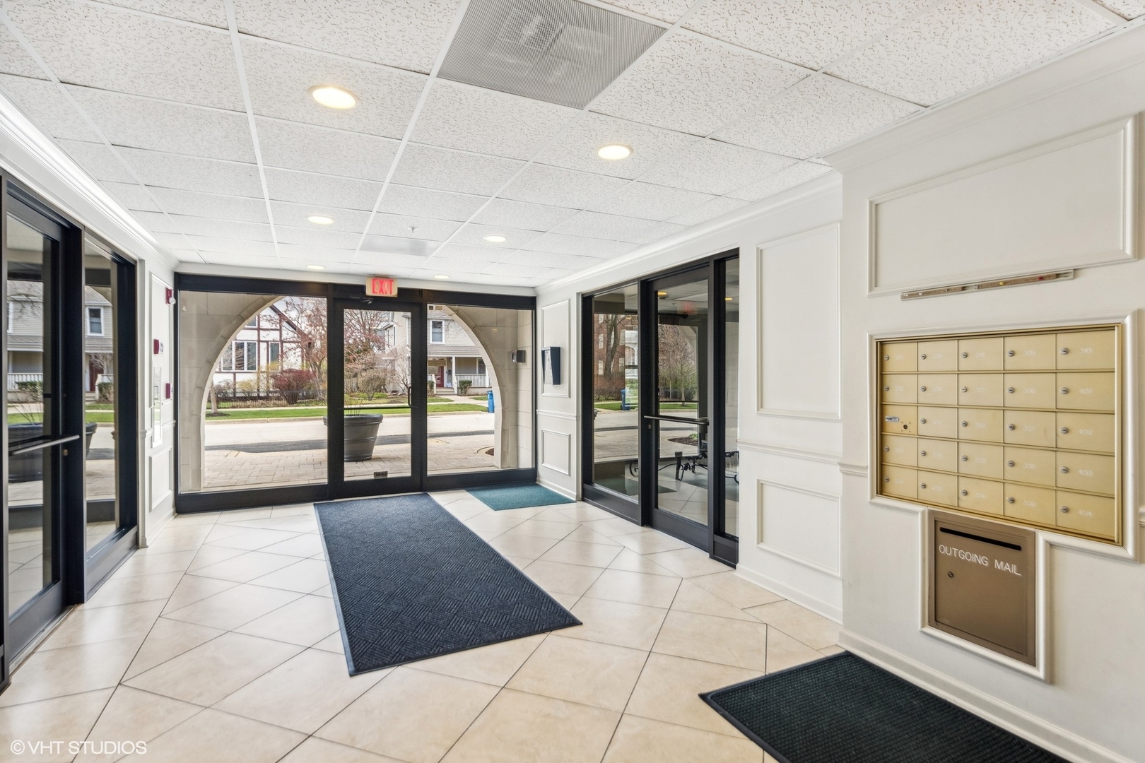 111 N Larch Avenue Unit: 306