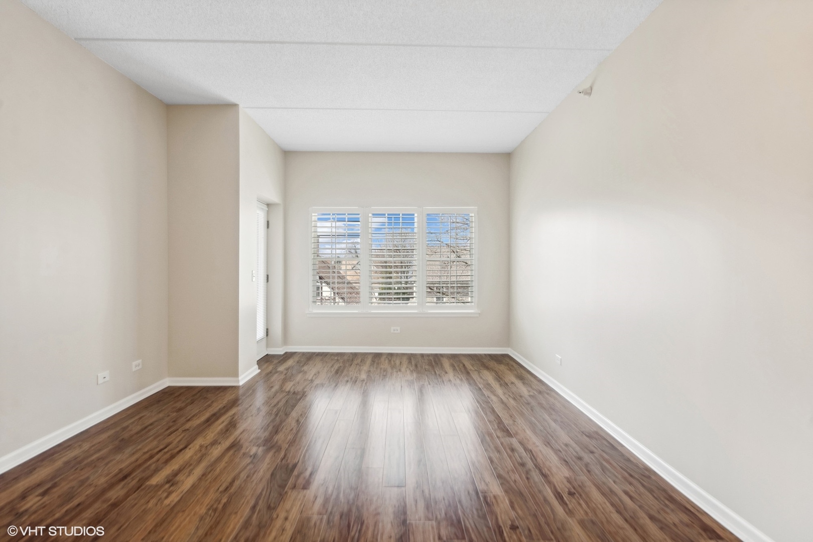 111 N Larch Avenue Unit: 306
