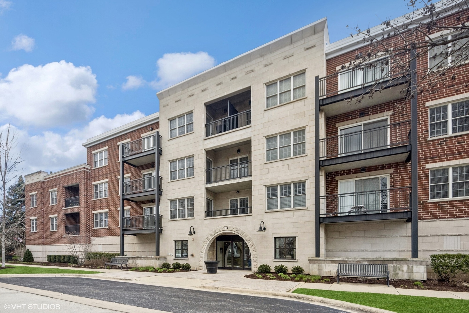 111 N Larch Avenue Unit: 306
