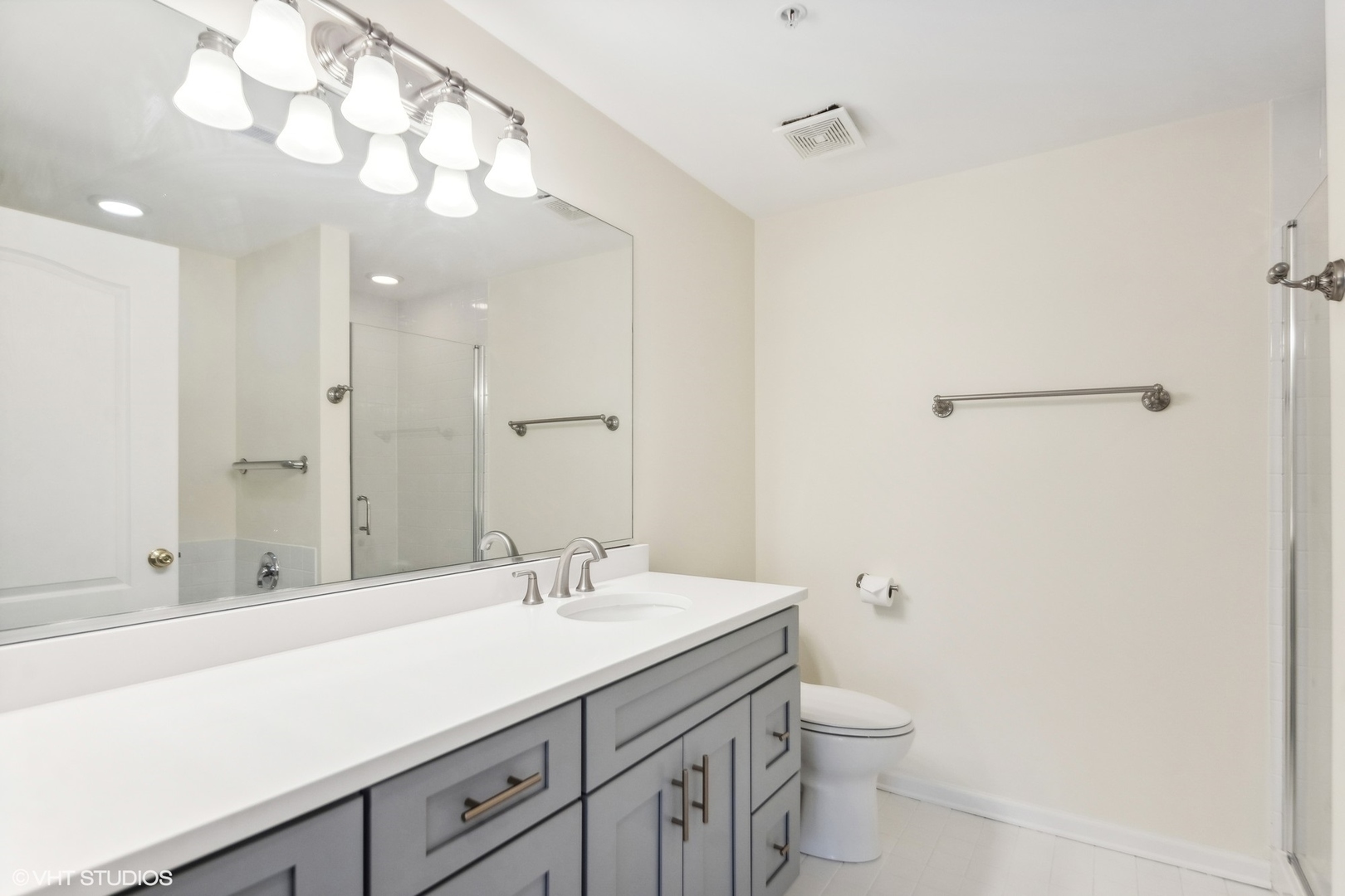 111 N Larch Avenue Unit: 306