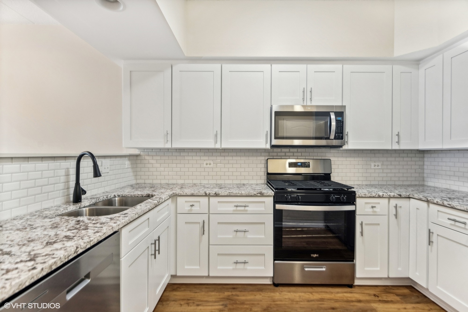 111 N Larch Avenue Unit: 306