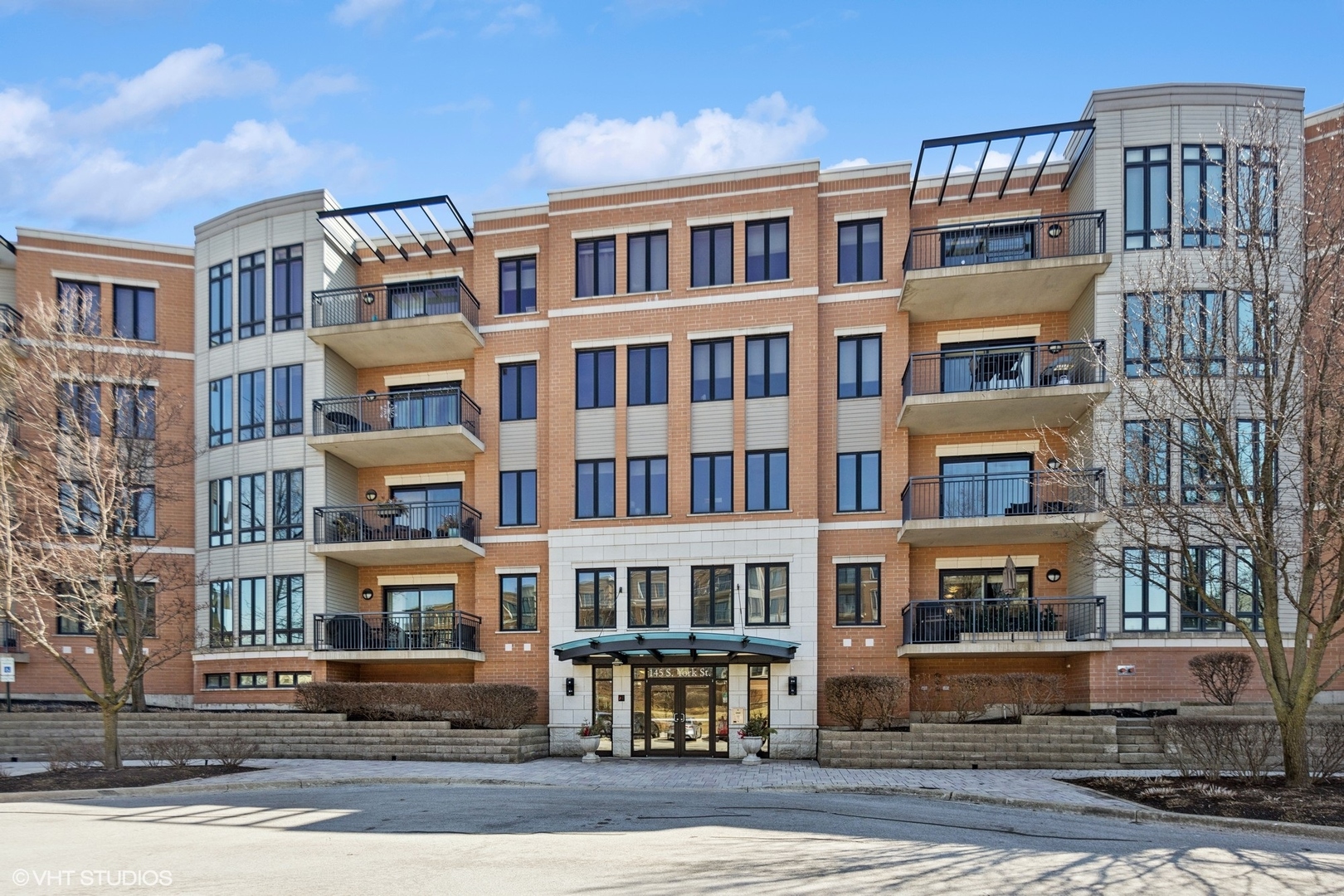145 S York Street Unit: 518