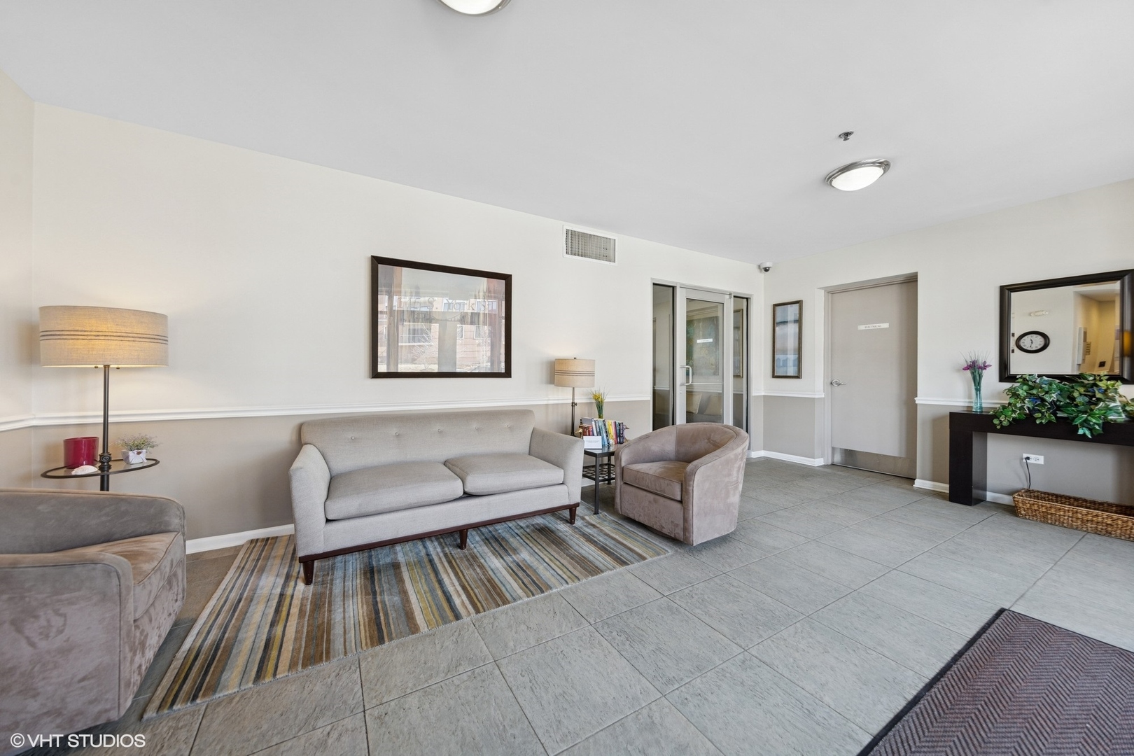 145 S York Street Unit: 518