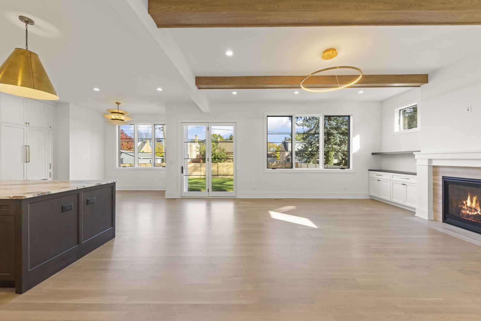 957 S Hillside Avenue