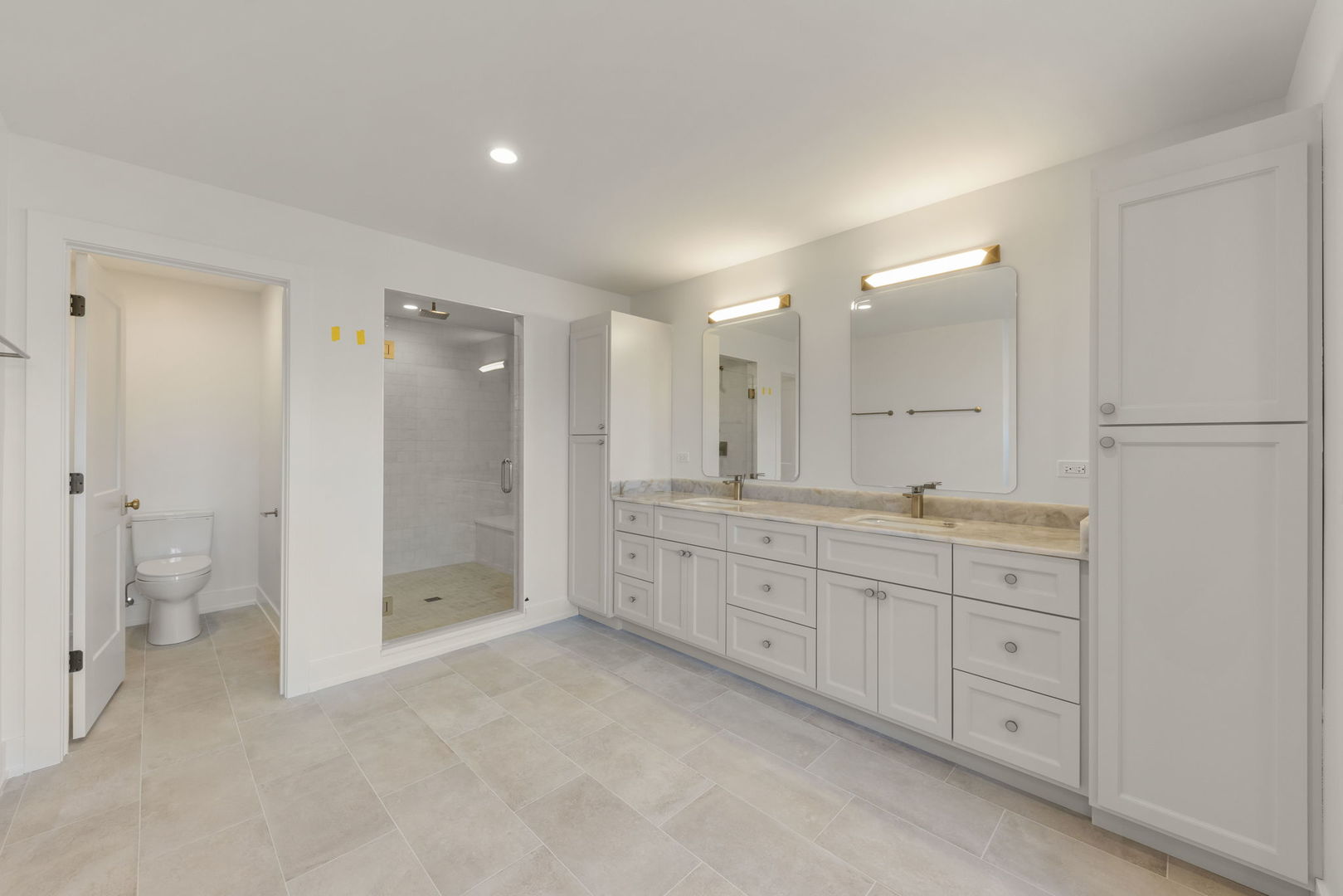 957 S Hillside Avenue