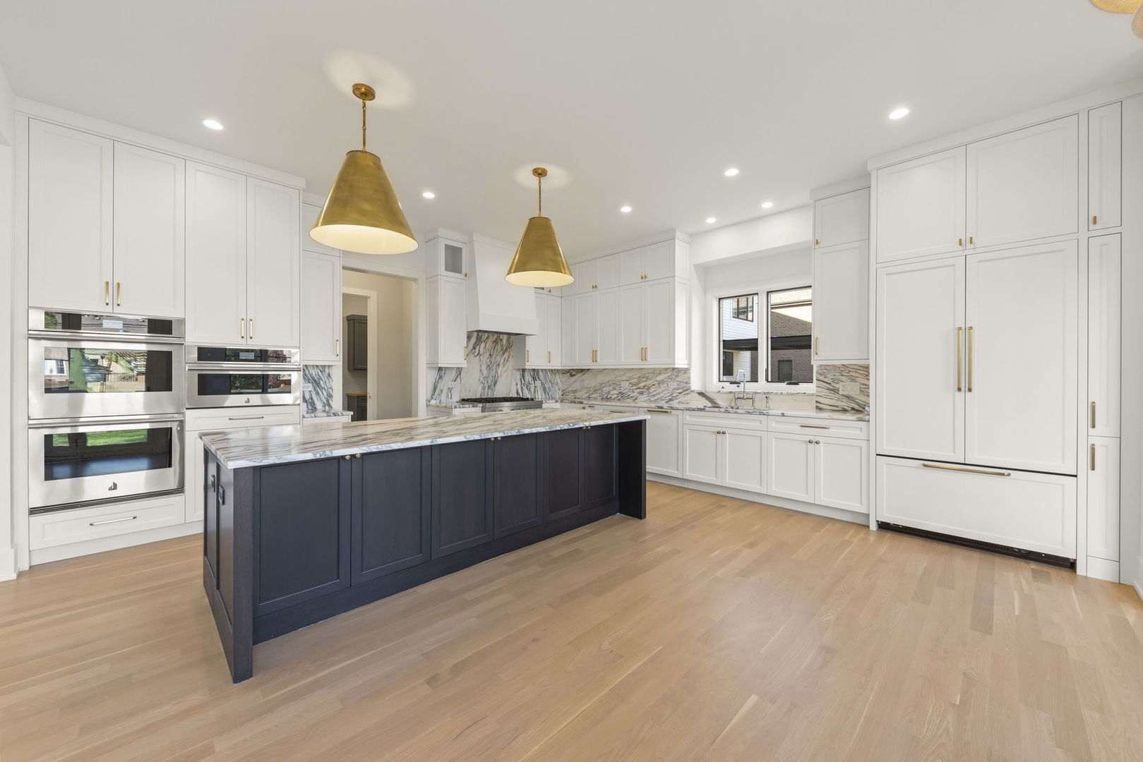 957 S Hillside Avenue