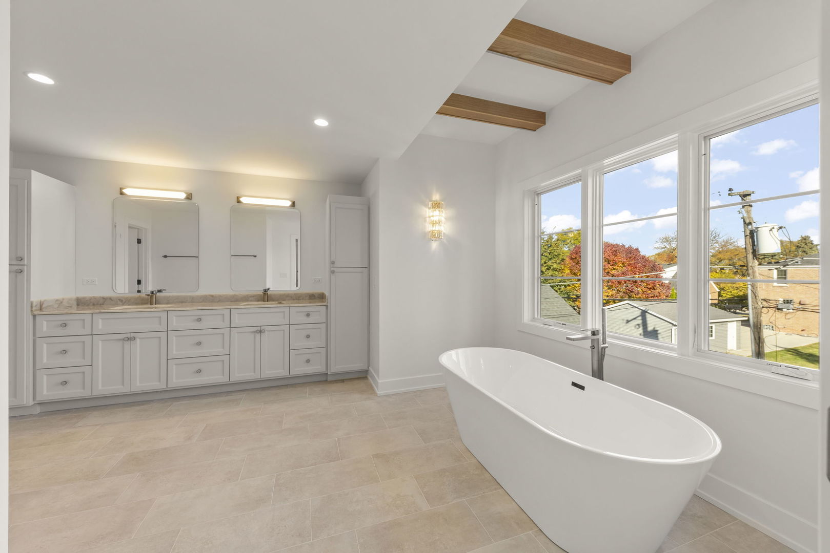 957 S Hillside Avenue