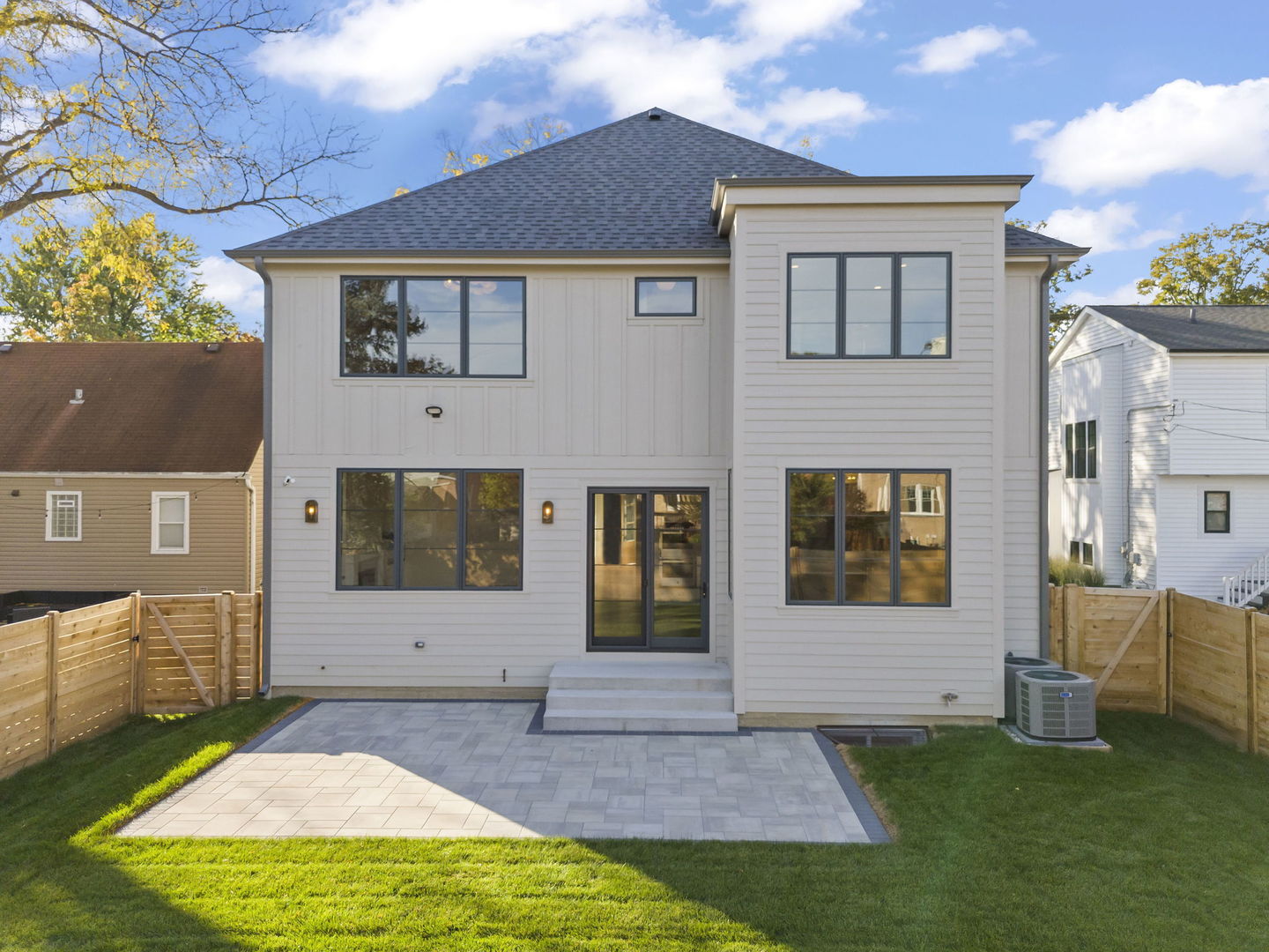 957 S Hillside Avenue