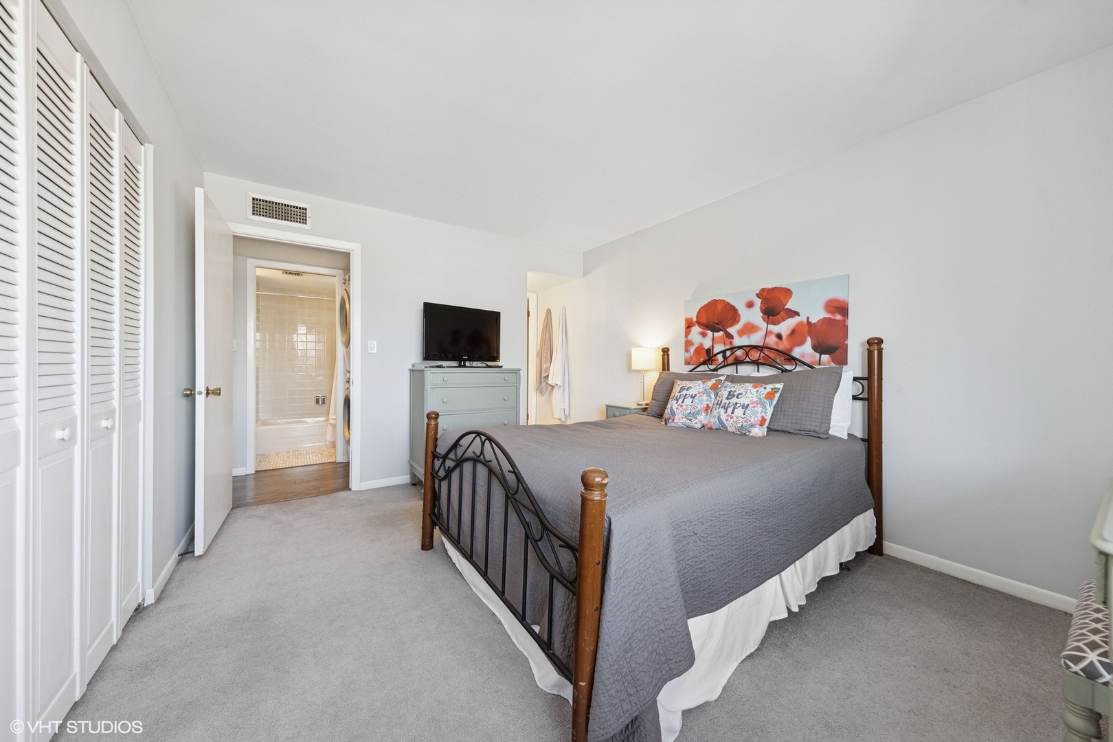 221 E Janata Boulevard Unit: 3B