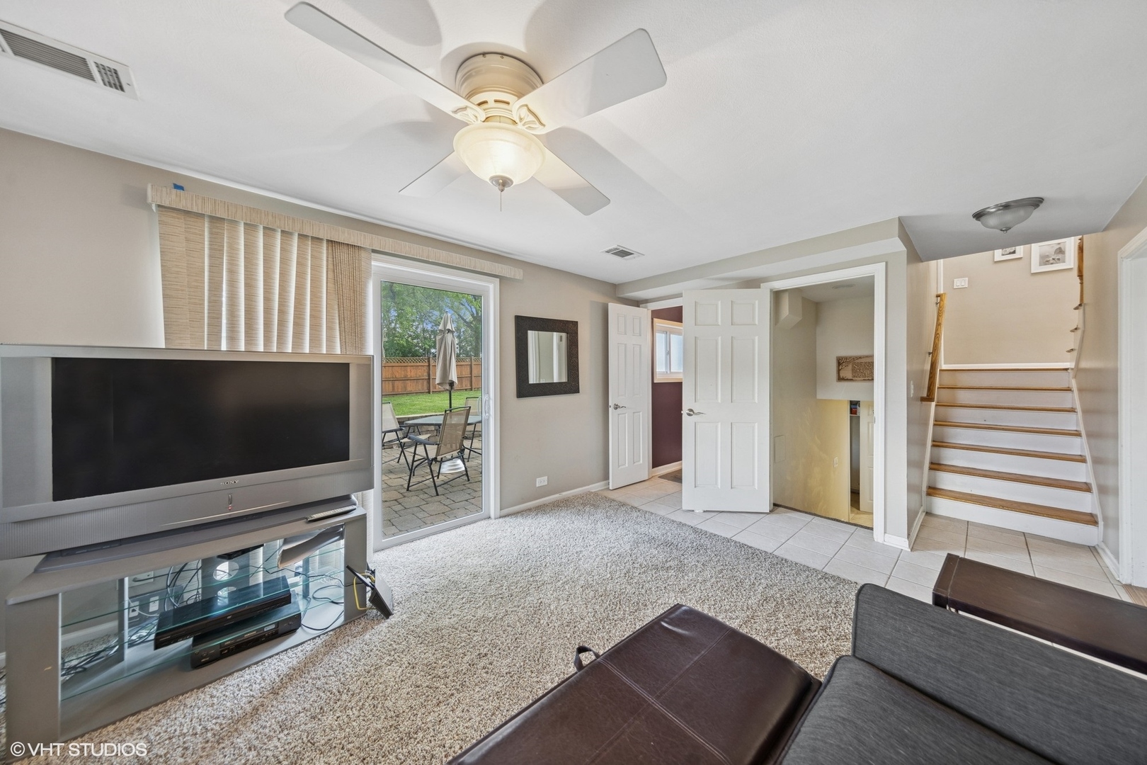 305 WILLOWCREST Drive