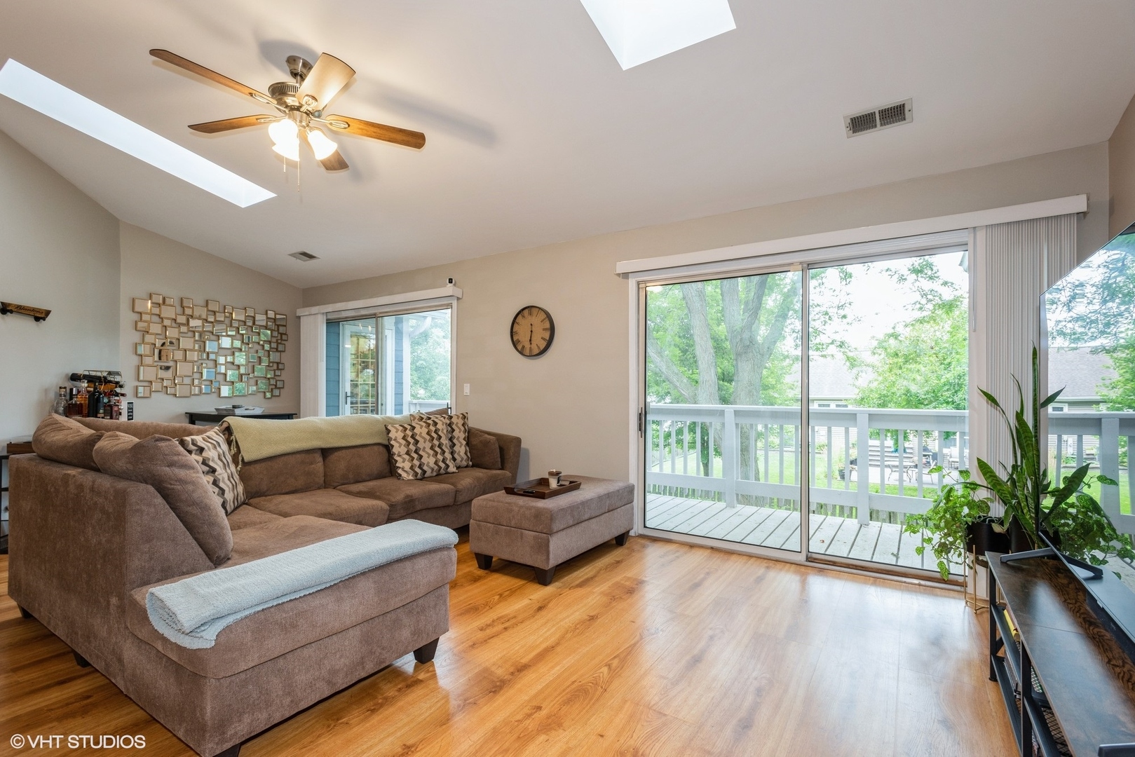 353 Pembroke Court Unit: 2