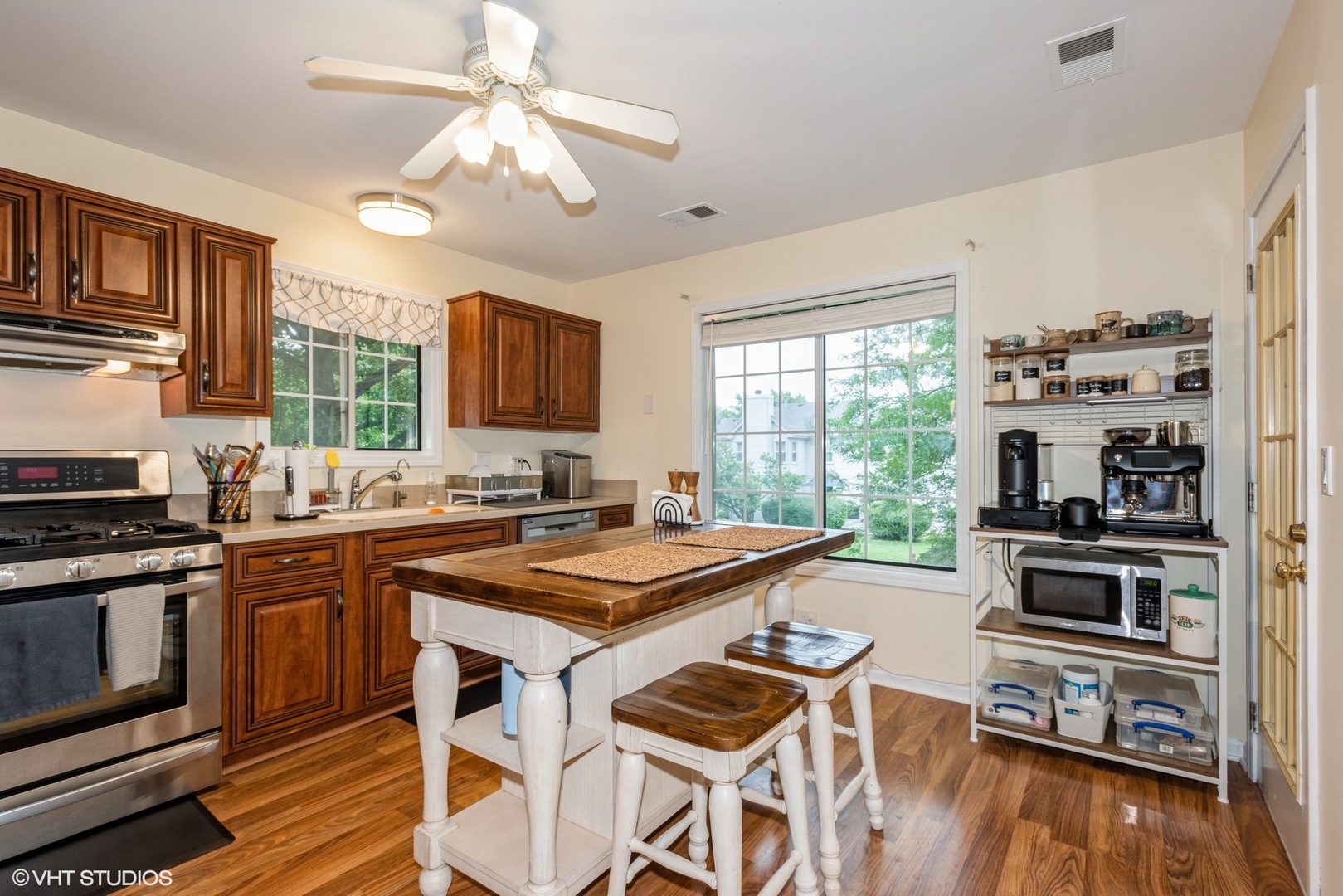 353 Pembroke Court Unit: 2