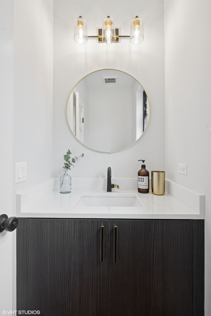 112 N Center Street Unit: A