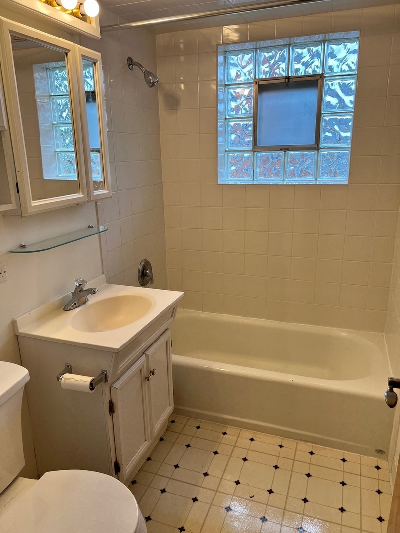 498 W 3rd Street
