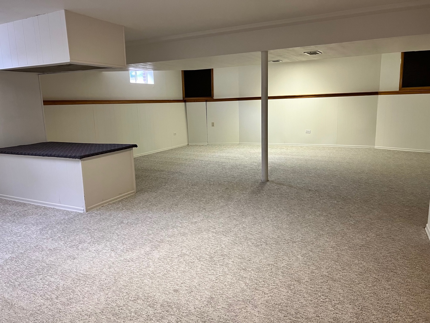 498 W 3rd Street