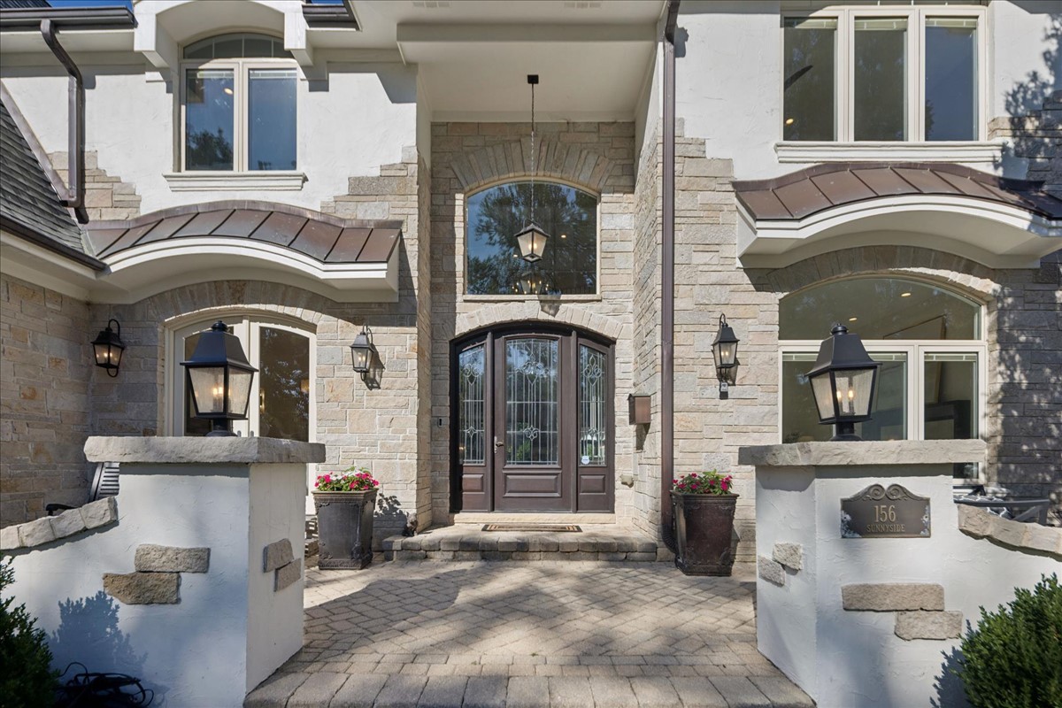 156 Sunnyside Avenue