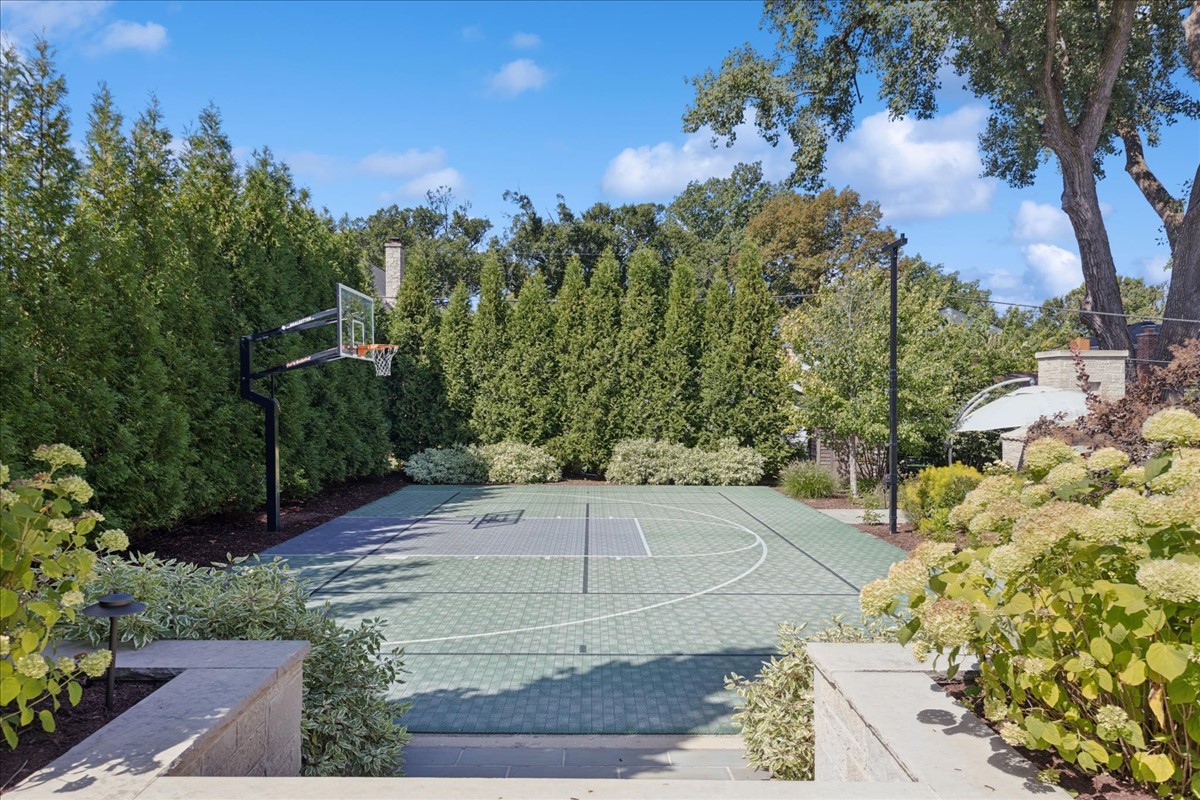 156 Sunnyside Avenue