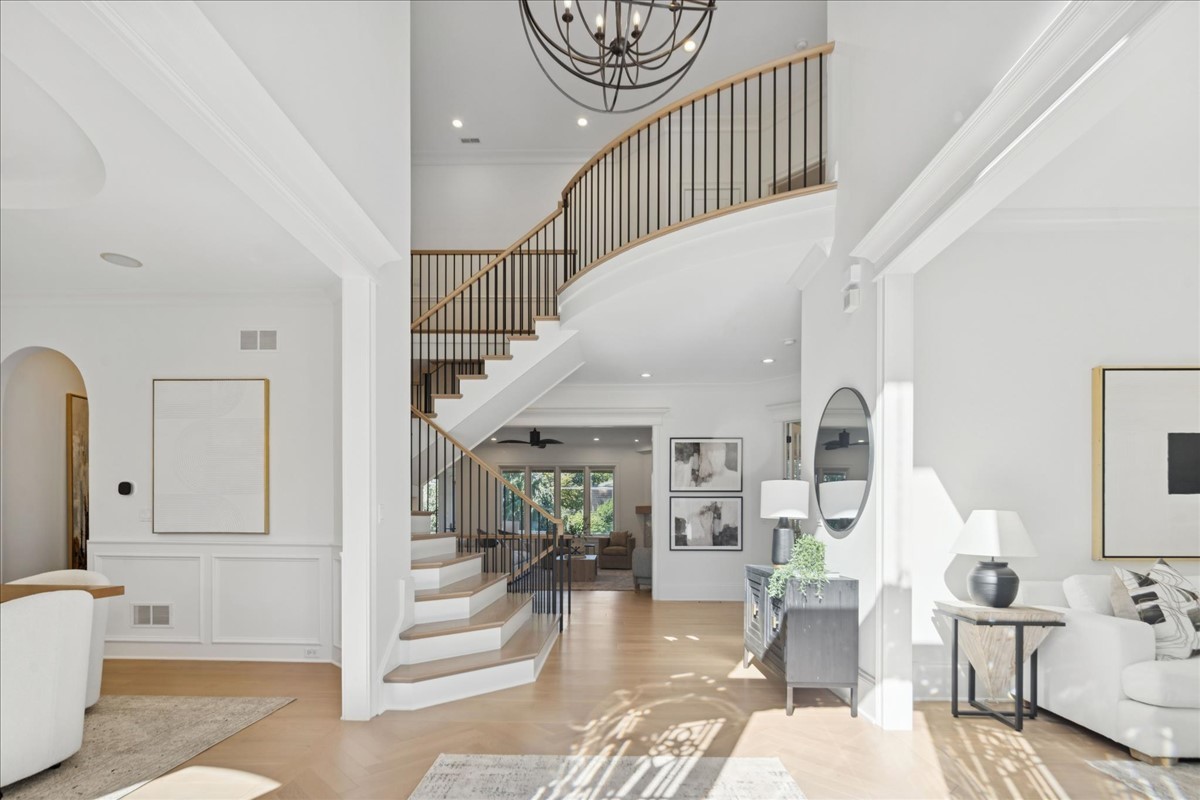 156 Sunnyside Avenue
