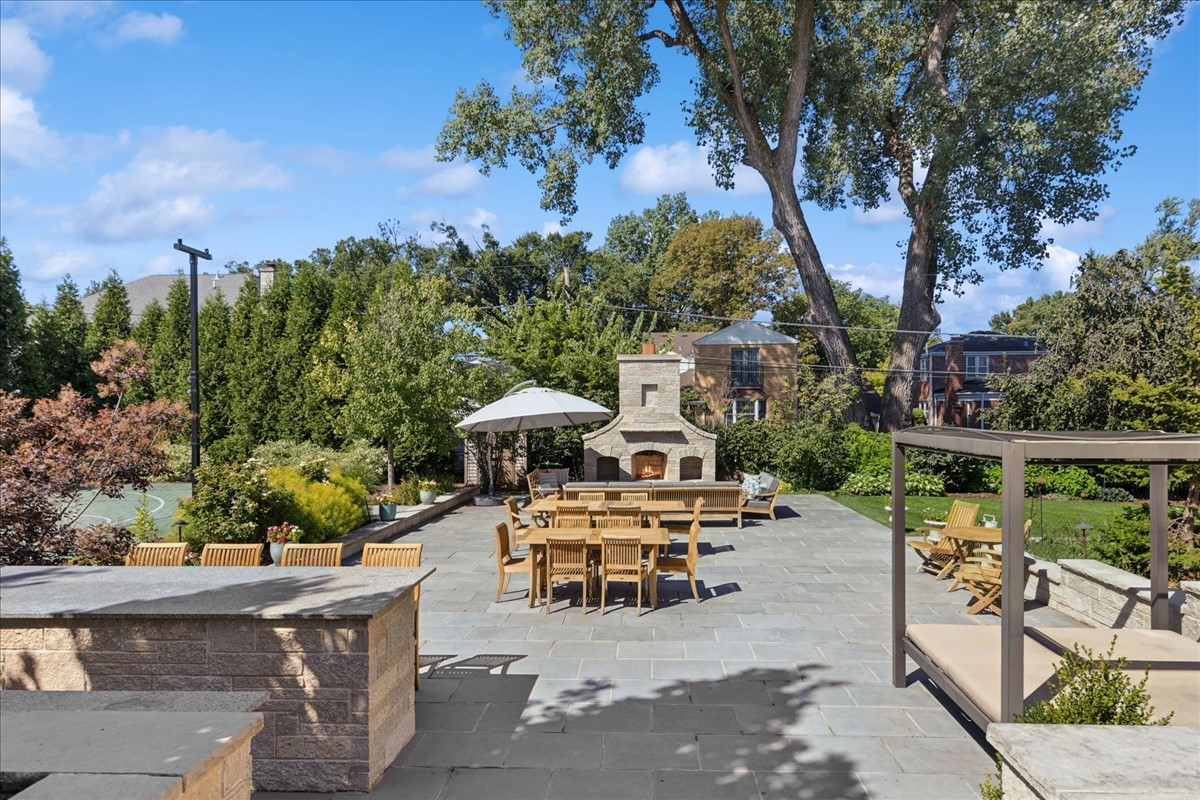 156 Sunnyside Avenue