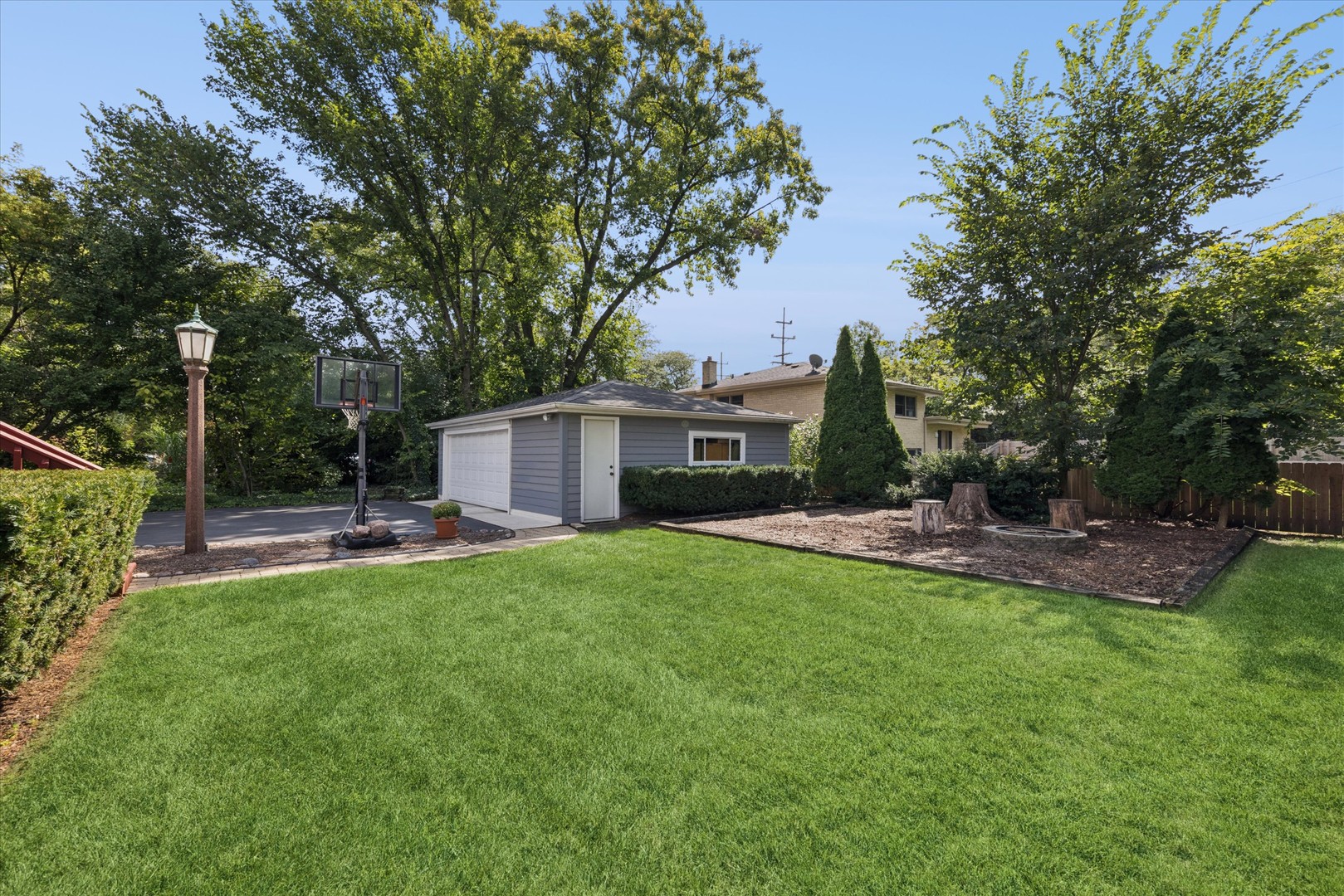300 E Crescent Avenue