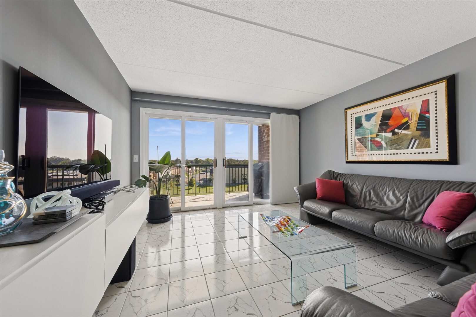 8540 W Foster Avenue Unit: 504