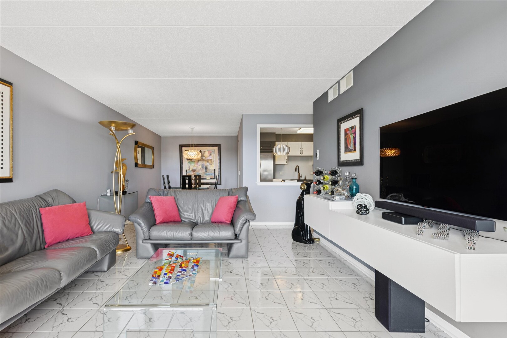 8540 W Foster Avenue Unit: 504