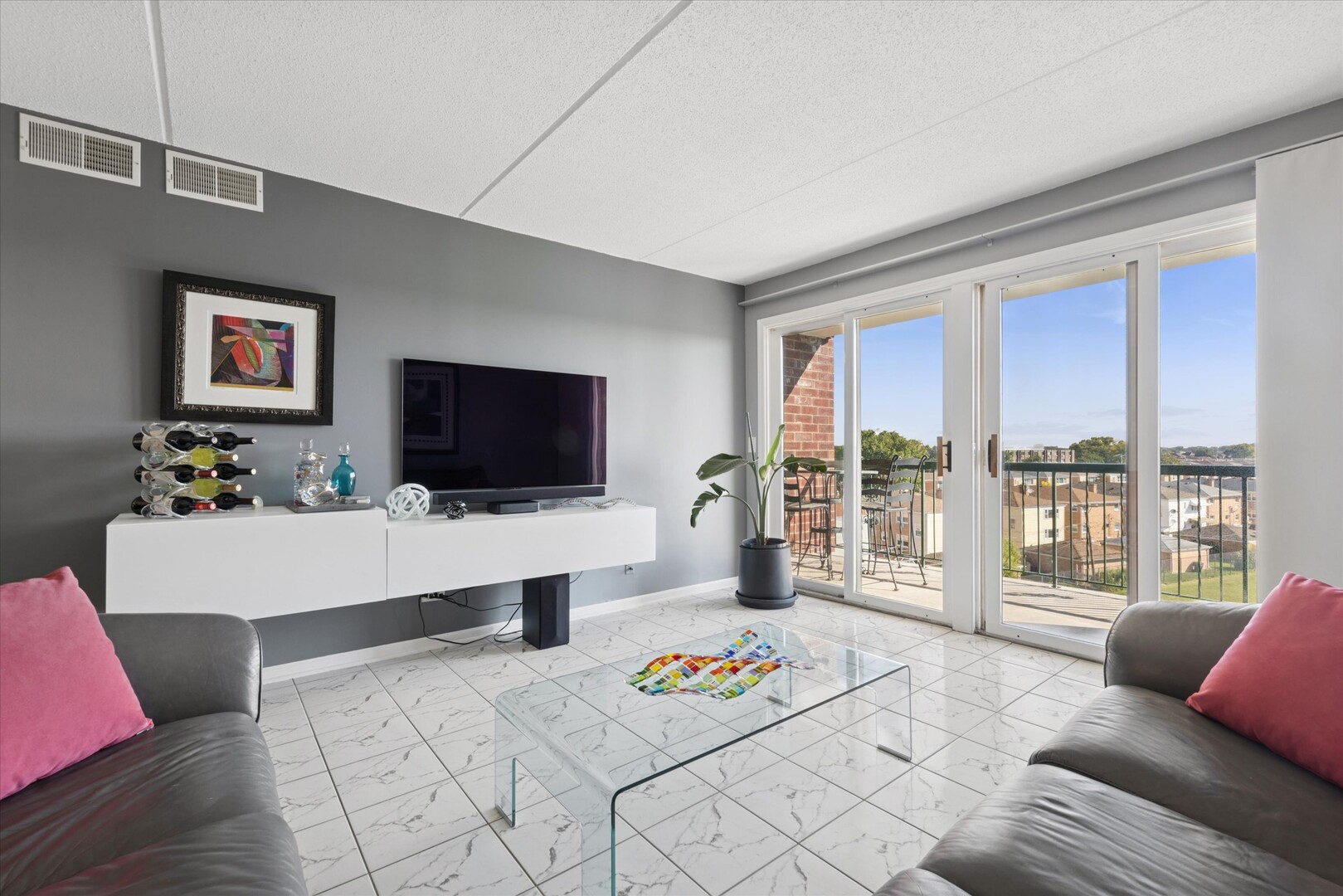 8540 W Foster Avenue Unit: 504