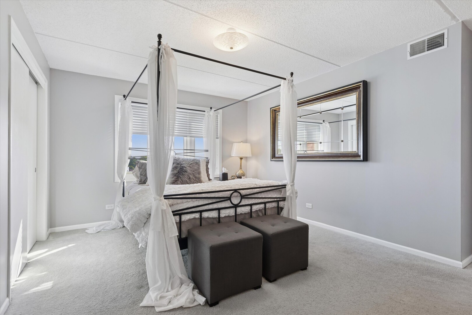 8540 W Foster Avenue Unit: 504