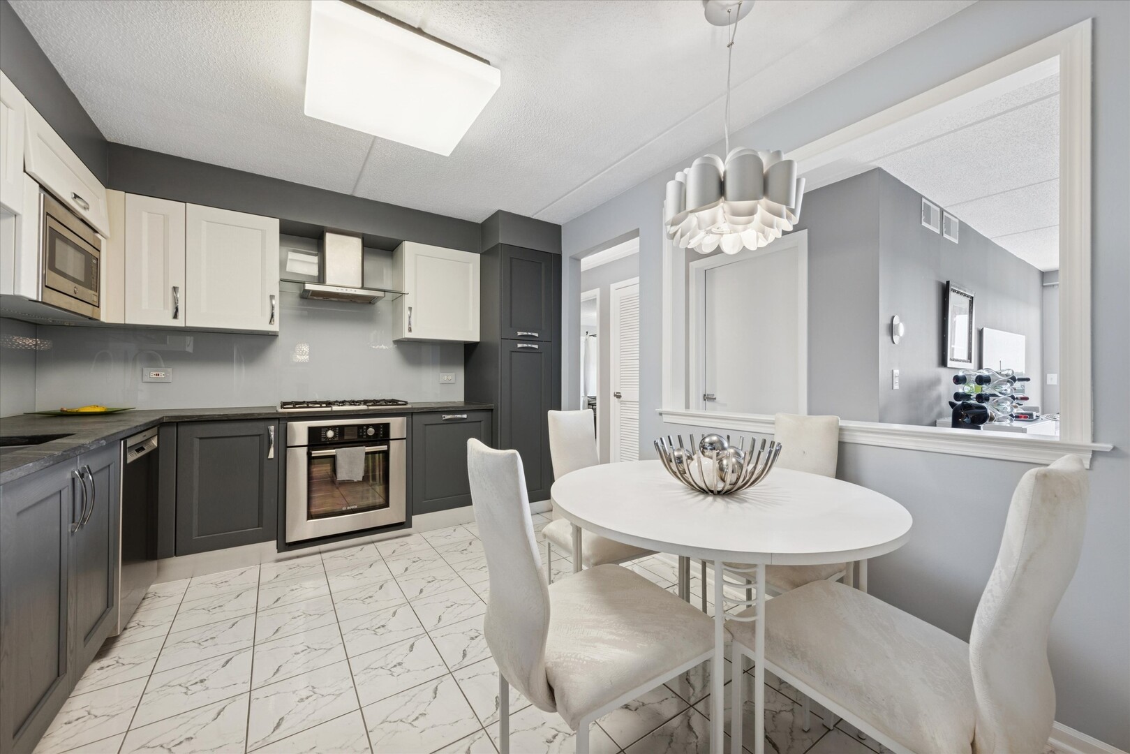 8540 W Foster Avenue Unit: 504