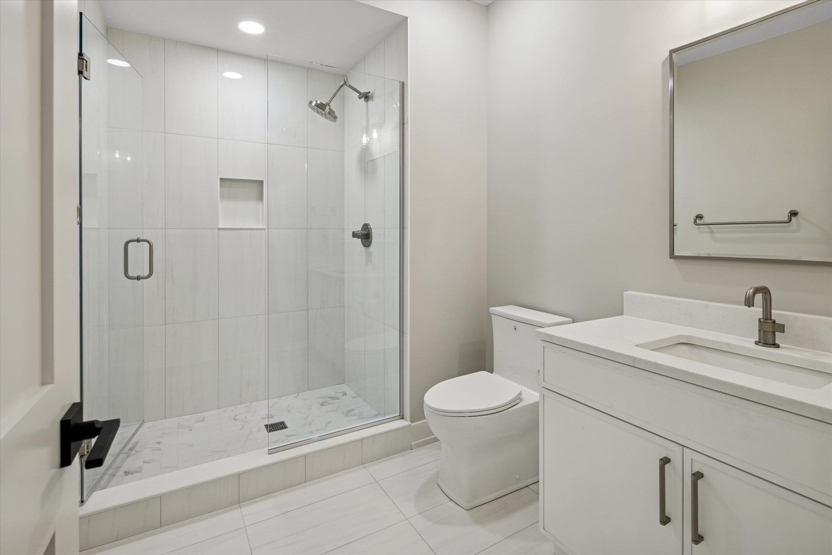 260 E Grantley Avenue