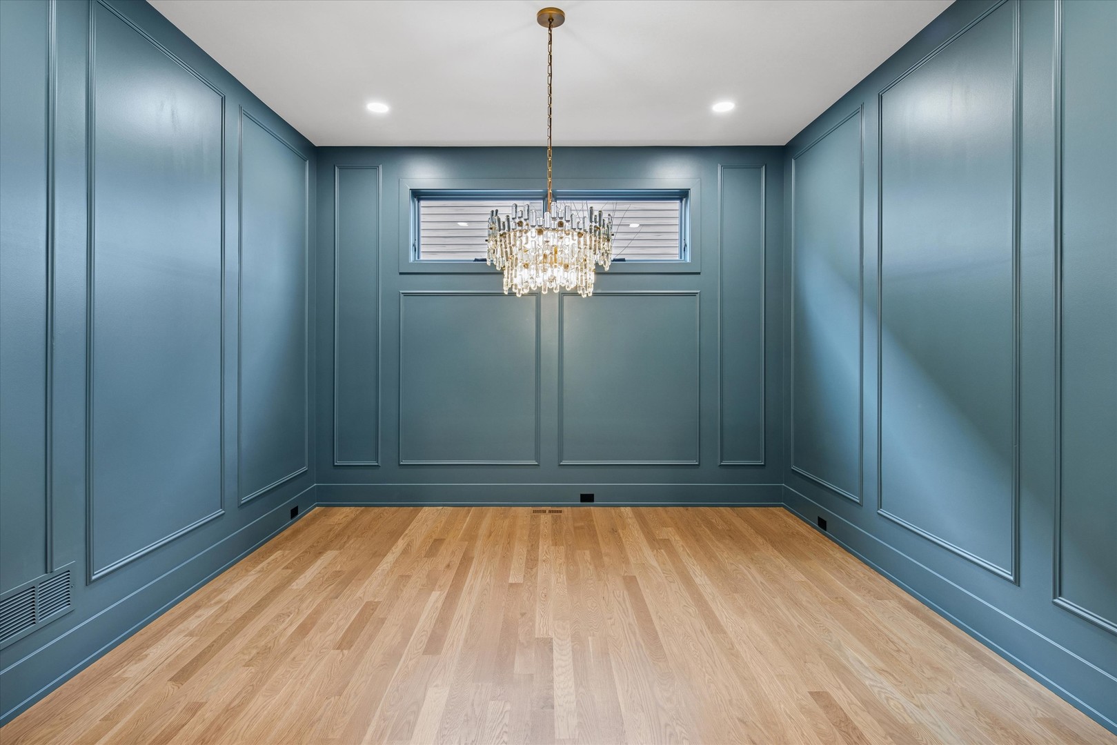 260 E Grantley Avenue