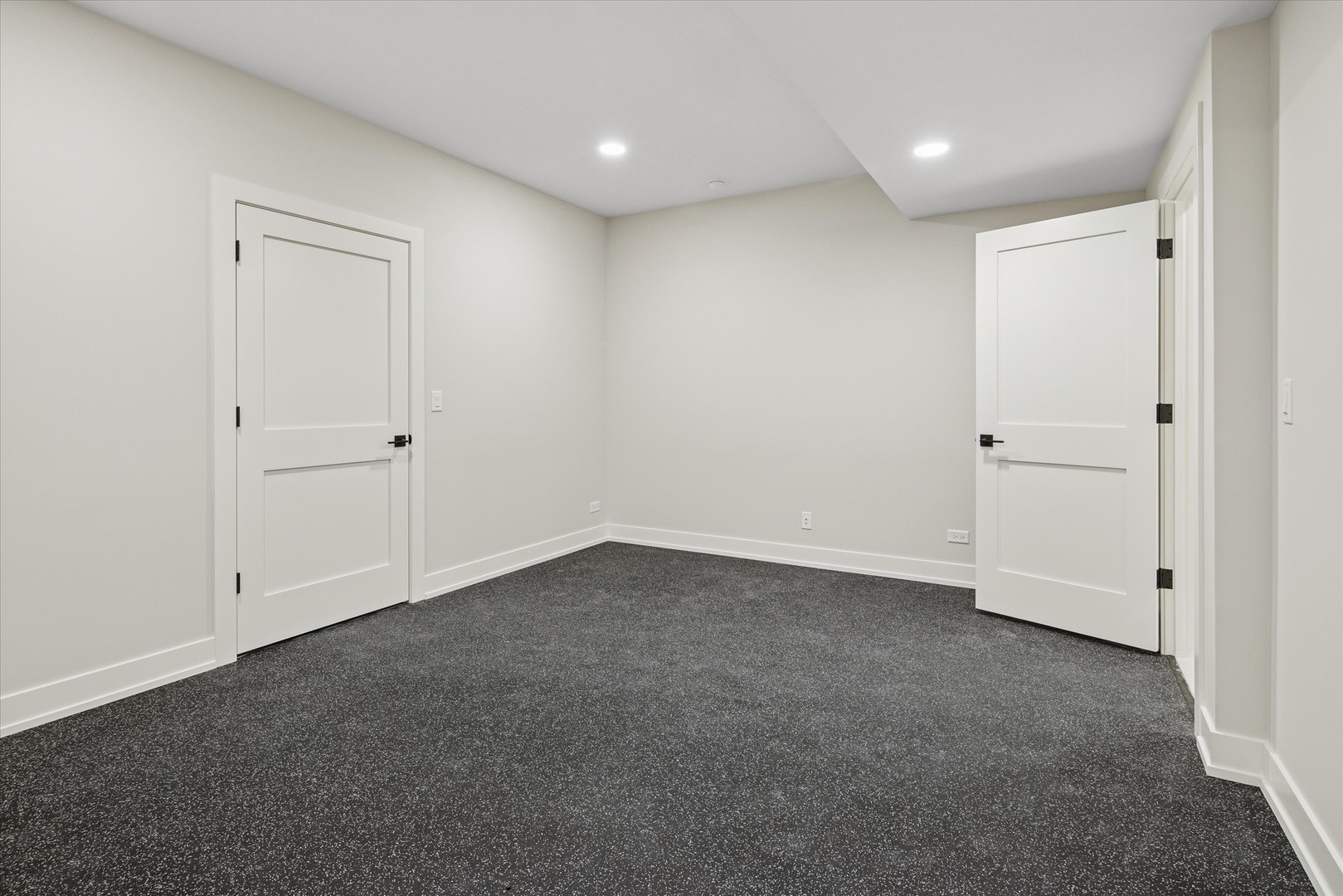 260 E Grantley Avenue